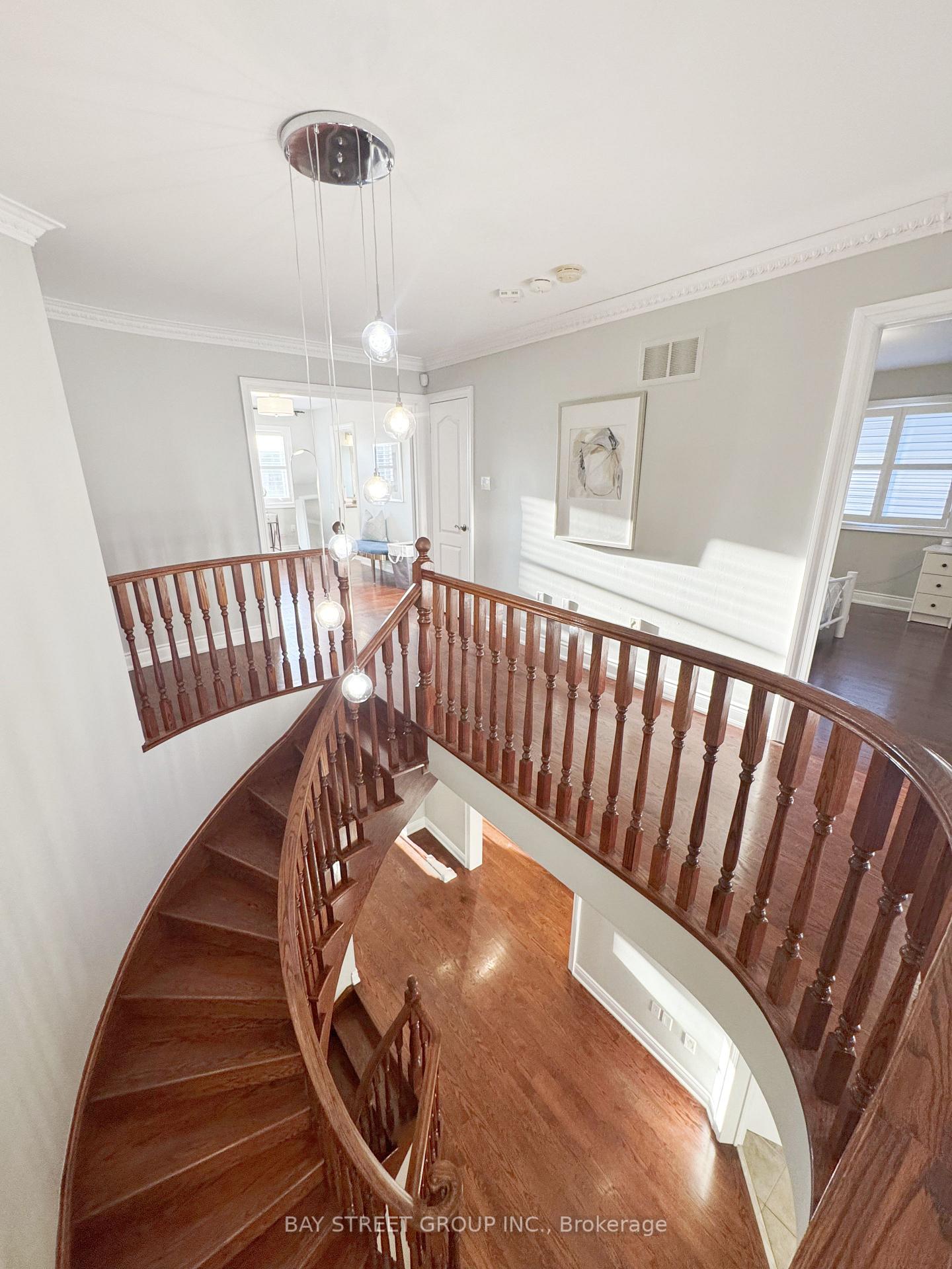 Photo 10 of 22 Hanson Crescent, Whitby, Brooklin — HOMEH