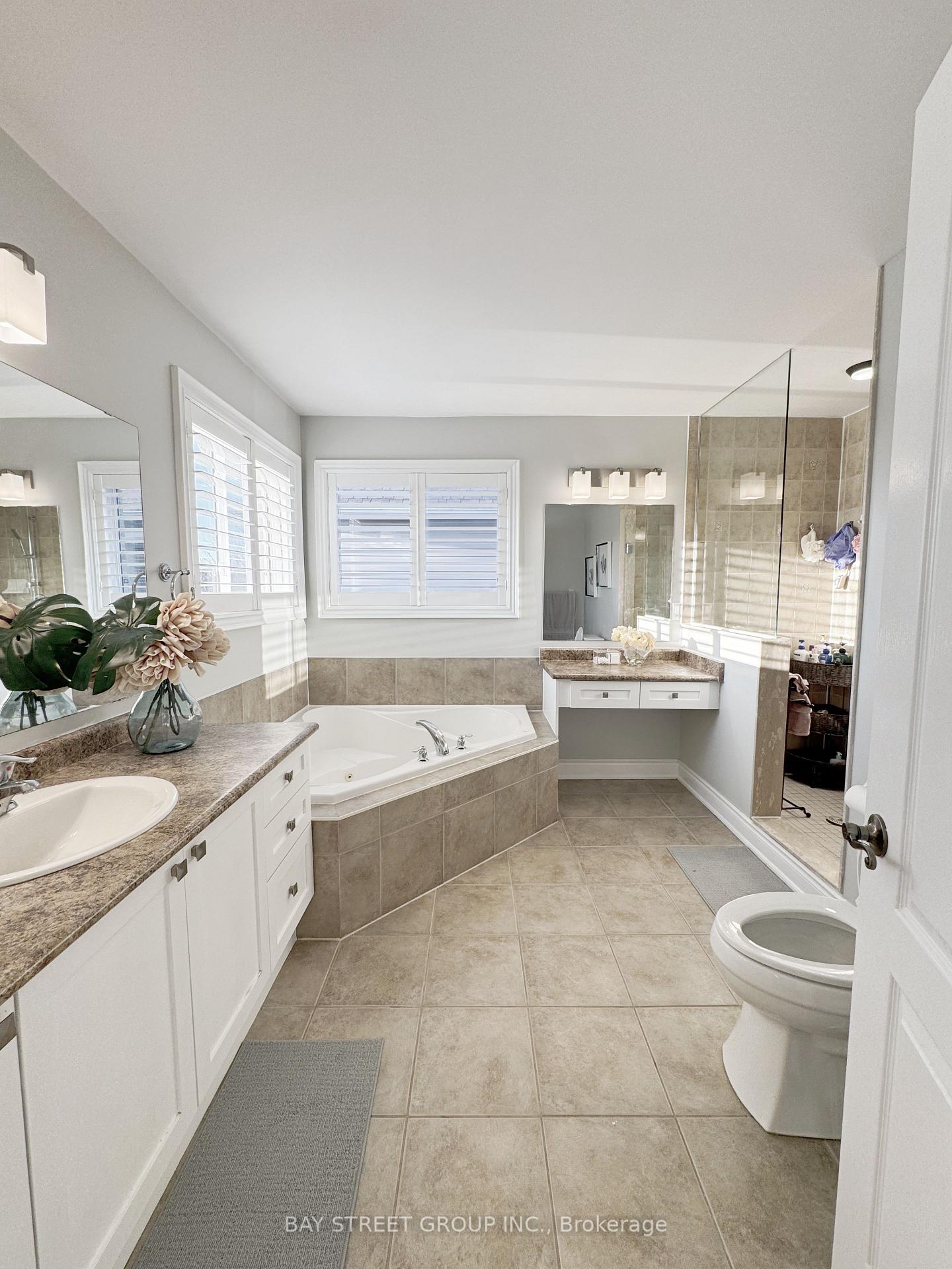 Photo 15 of 22 Hanson Crescent, Whitby, Brooklin — HOMEH