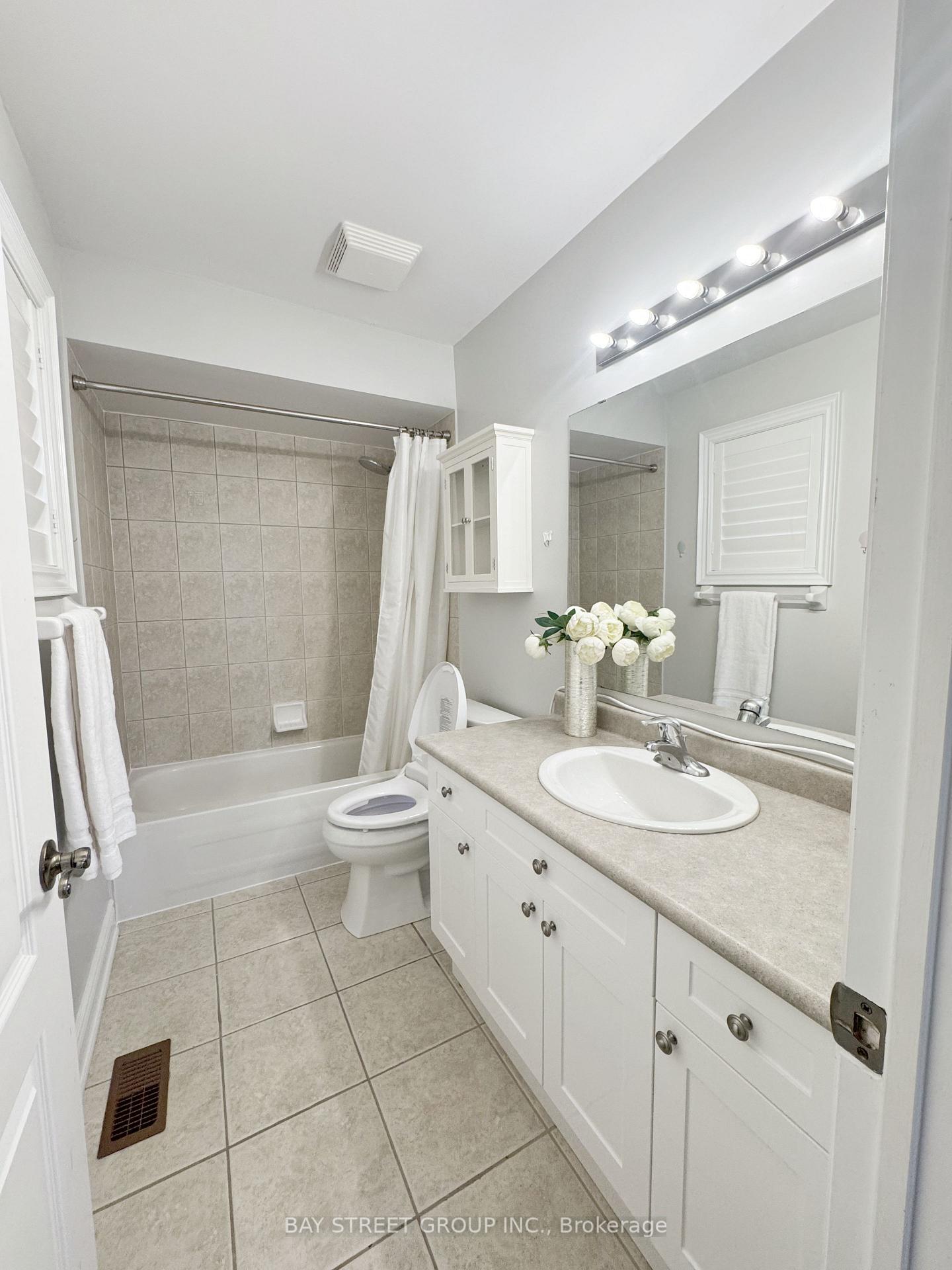 Photo 17 of 22 Hanson Crescent, Whitby, Brooklin — HOMEH