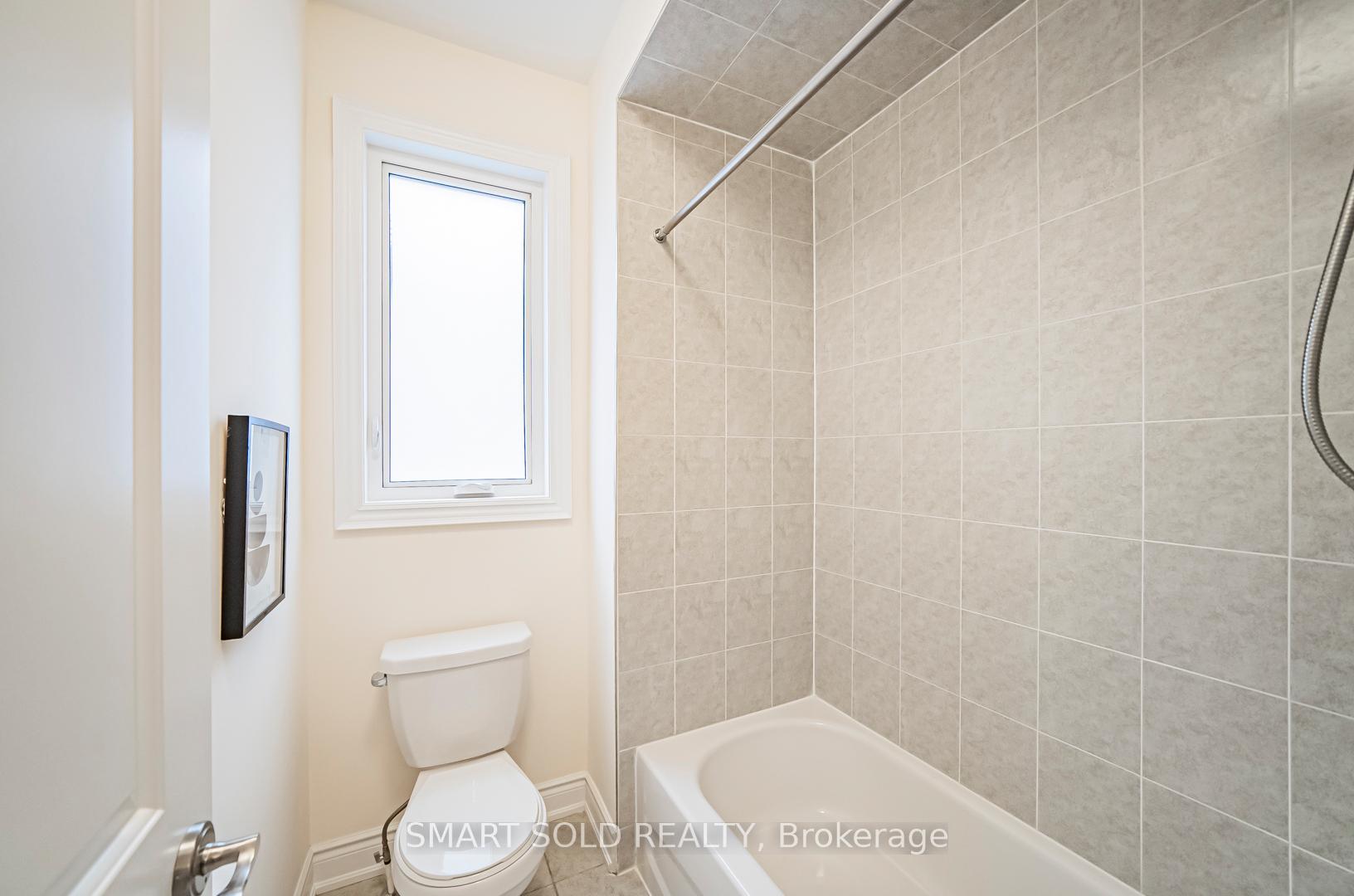 Photo 43 of 57 Kentbridge Way, Vaughan, Patterson — HOMEH
