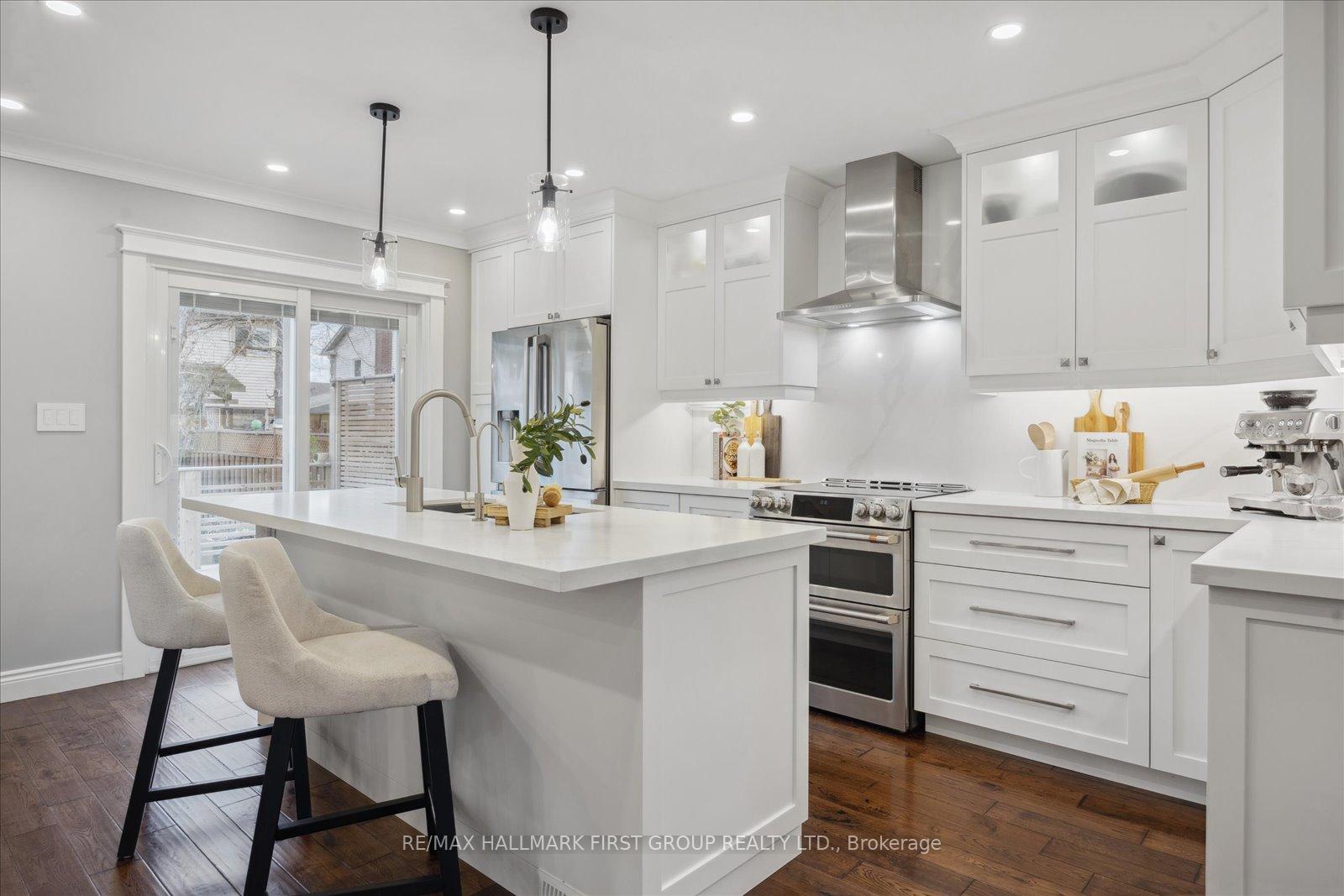 Photo 10 of 821 Red Maple Court, Whitby, Williamsburg — HOMEH