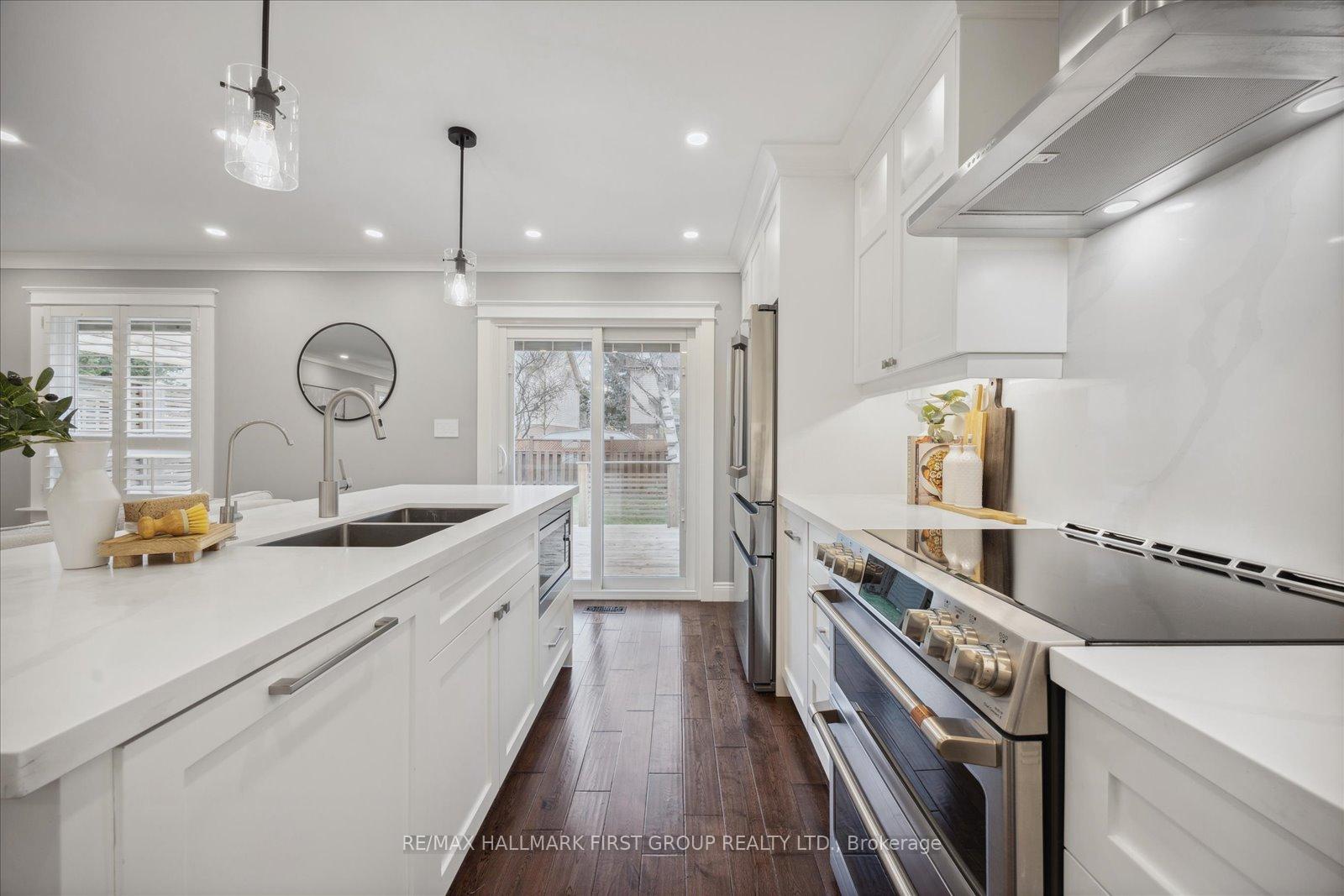 Photo 12 of 821 Red Maple Court, Whitby, Williamsburg — HOMEH