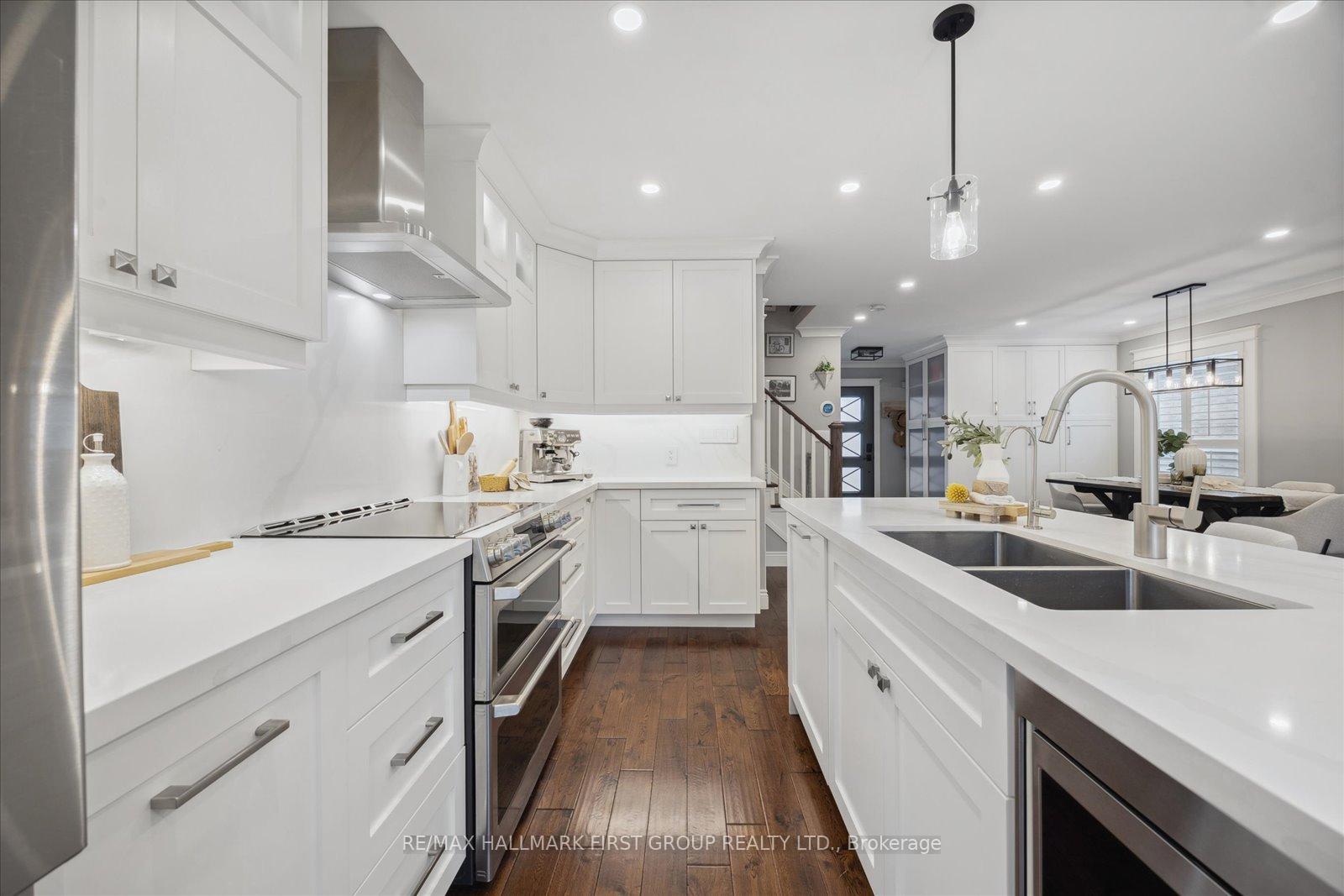 Photo 14 of 821 Red Maple Court, Whitby, Williamsburg — HOMEH