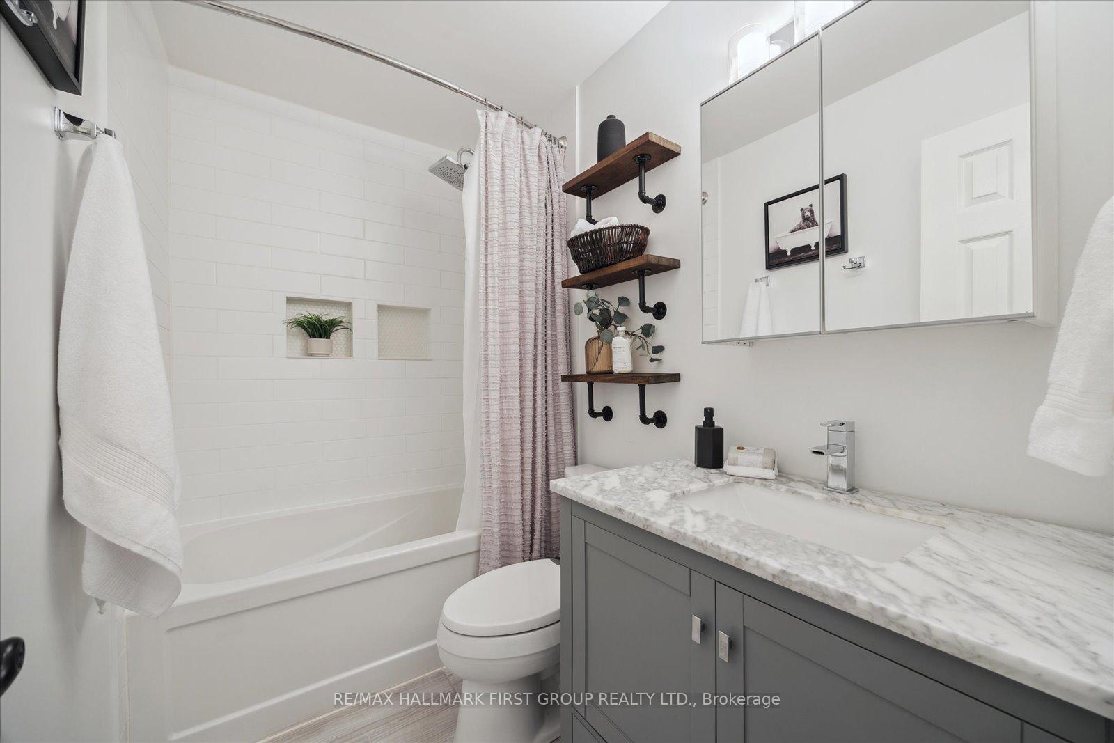 Photo 23 of 821 Red Maple Court, Whitby, Williamsburg — HOMEH