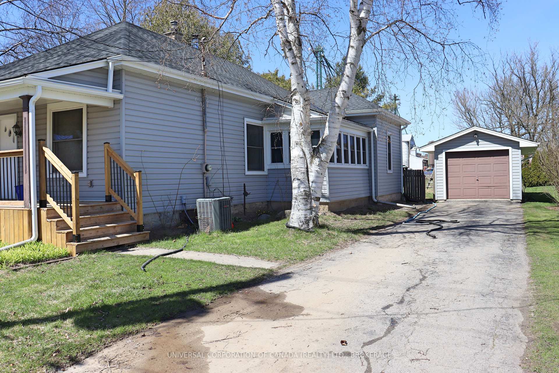 Photo 3 of 11 Forest Street W, Aylmer — HOMEH