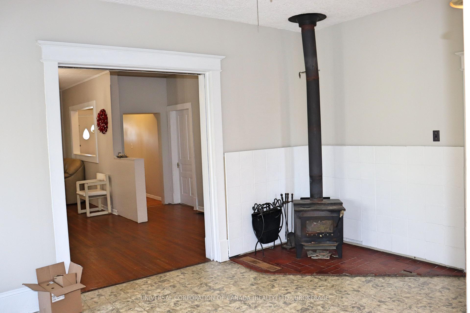 Photo 5 of 11 Forest Street W, Aylmer — HOMEH