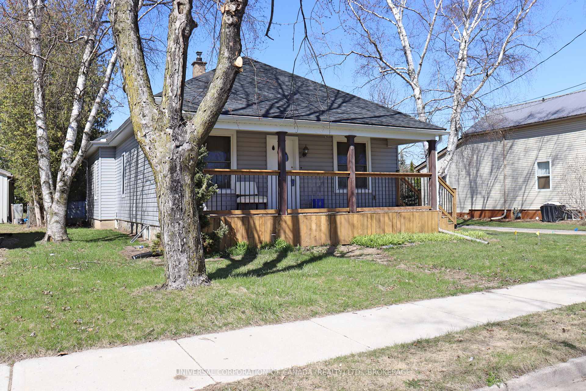 Photo 24 of 11 Forest Street W, Aylmer — HOMEH