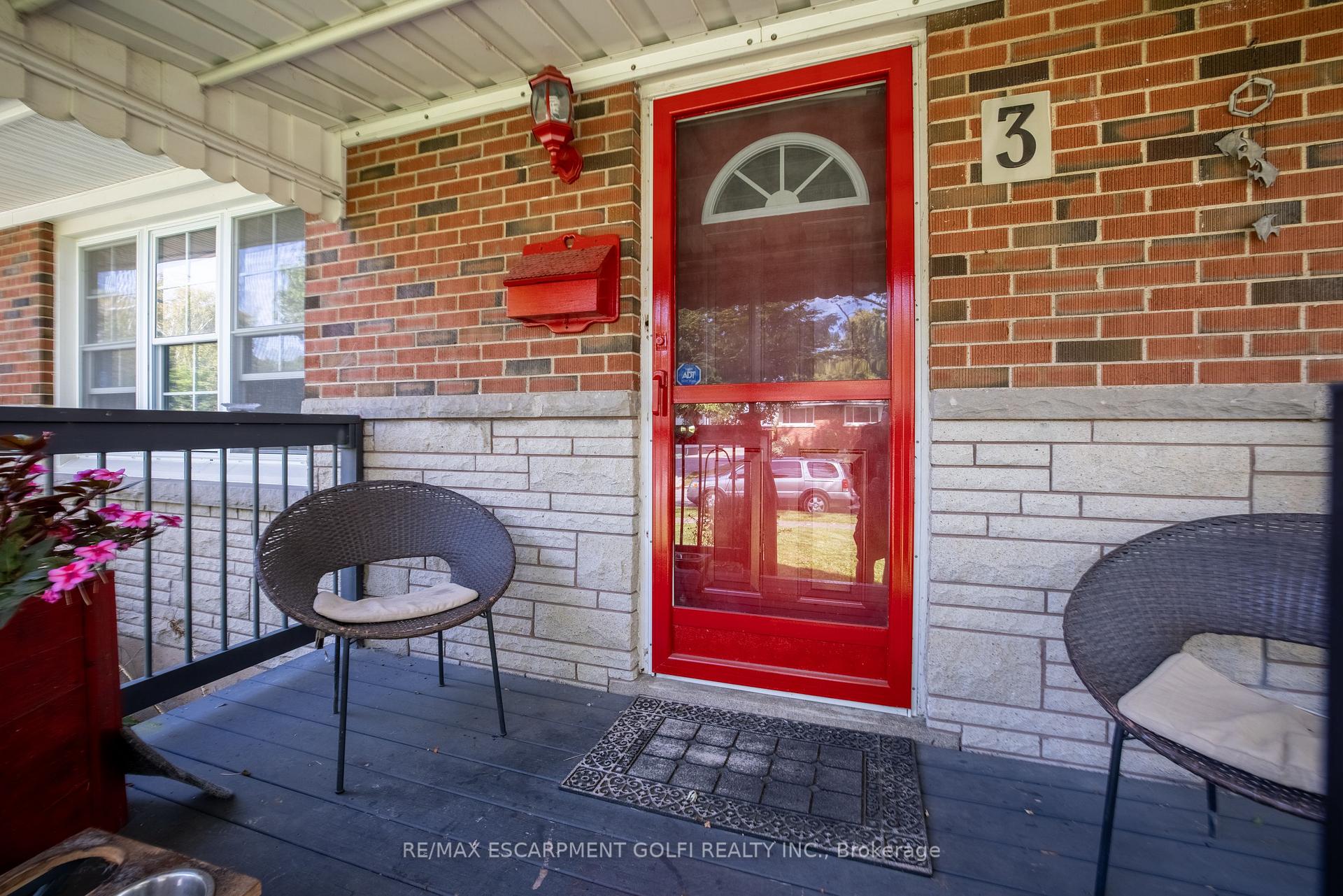 Photo 2 of 3 Maplewood Crescent, Welland, Prince Charles — HOMEH