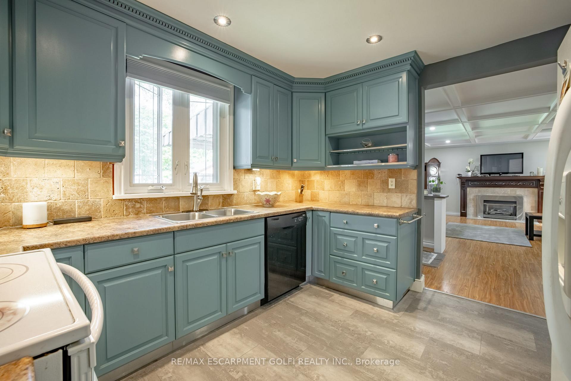 Photo 11 of 3 Maplewood Crescent, Welland, Prince Charles — HOMEH
