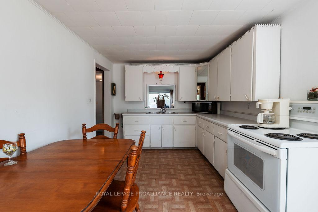 Photo 7 of 72 Doxtator Drive, Belleville, Belleville Ward — HOMEH