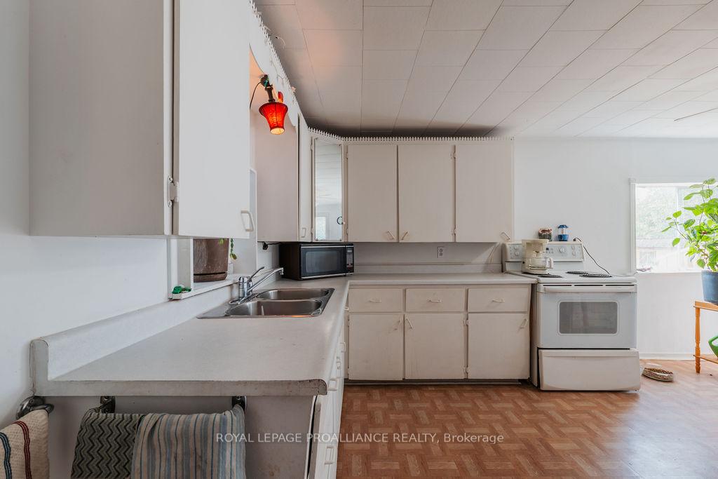 Photo 13 of 72 Doxtator Drive, Belleville, Belleville Ward — HOMEH