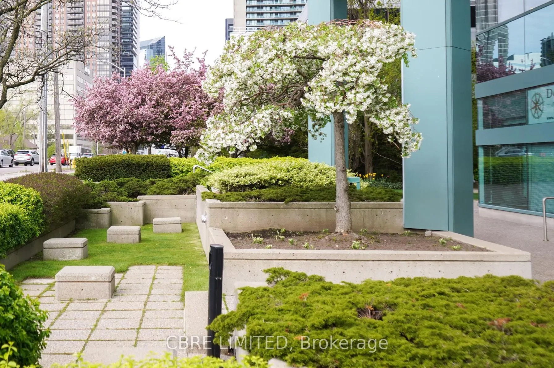 Photo 7 of Unit 607, 39 Pemberton Ave, North York, Newtonbrook East — HOMEH