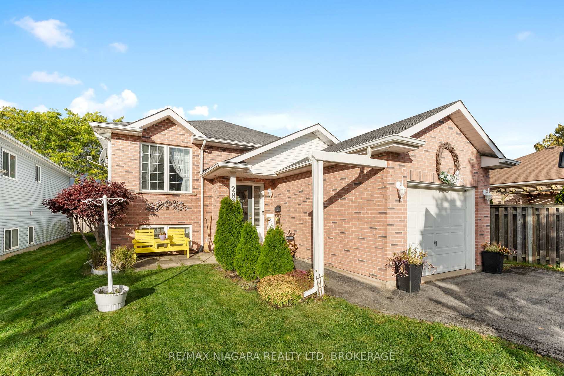 Photo 1 of 283 Oakcrest Avenue, Welland, West Welland — HOMEH