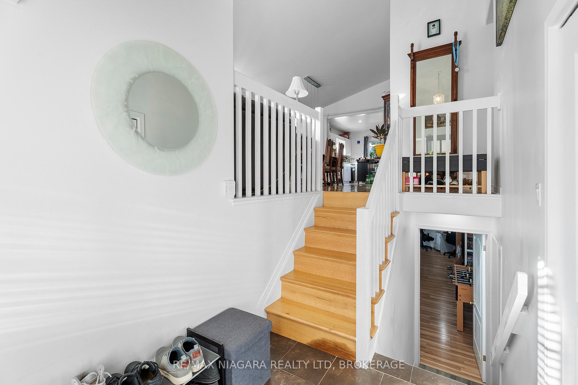 Photo 3 of 283 Oakcrest Avenue, Welland, West Welland — HOMEH