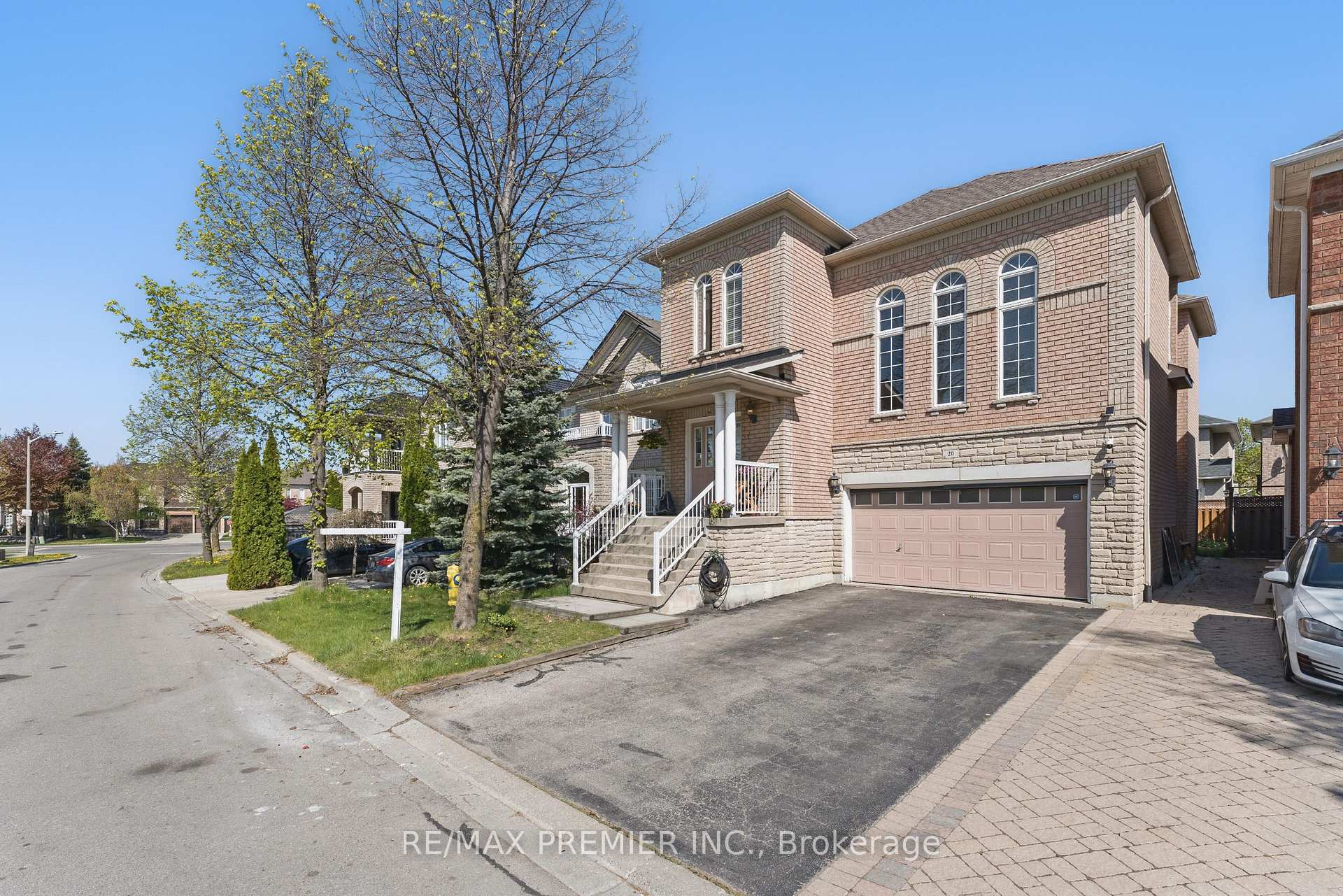 Photo 1 of 20 Bucksaw Drive, Vaughan, Vellore Village — HOMEH
