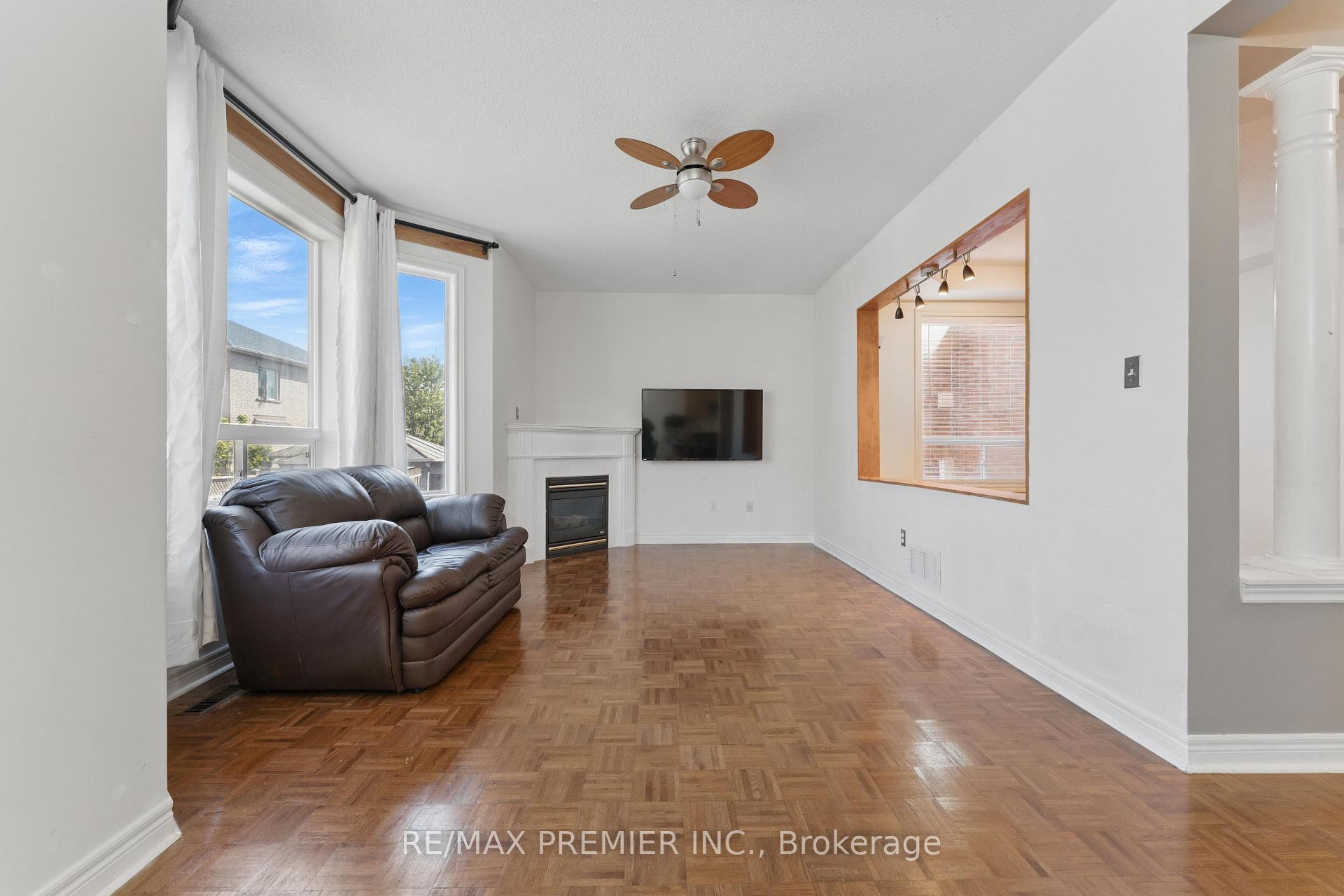 Photo 9 of 20 Bucksaw Drive, Vaughan, Vellore Village — HOMEH