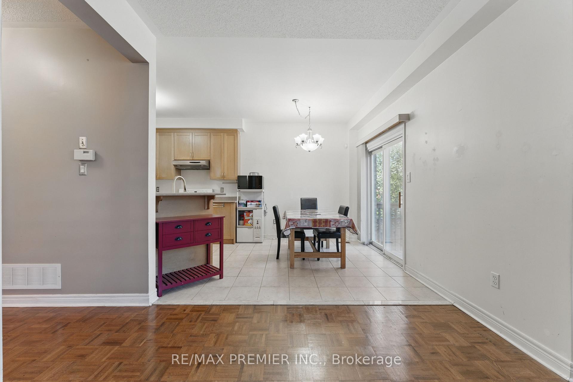 Photo 12 of 20 Bucksaw Drive, Vaughan, Vellore Village — HOMEH