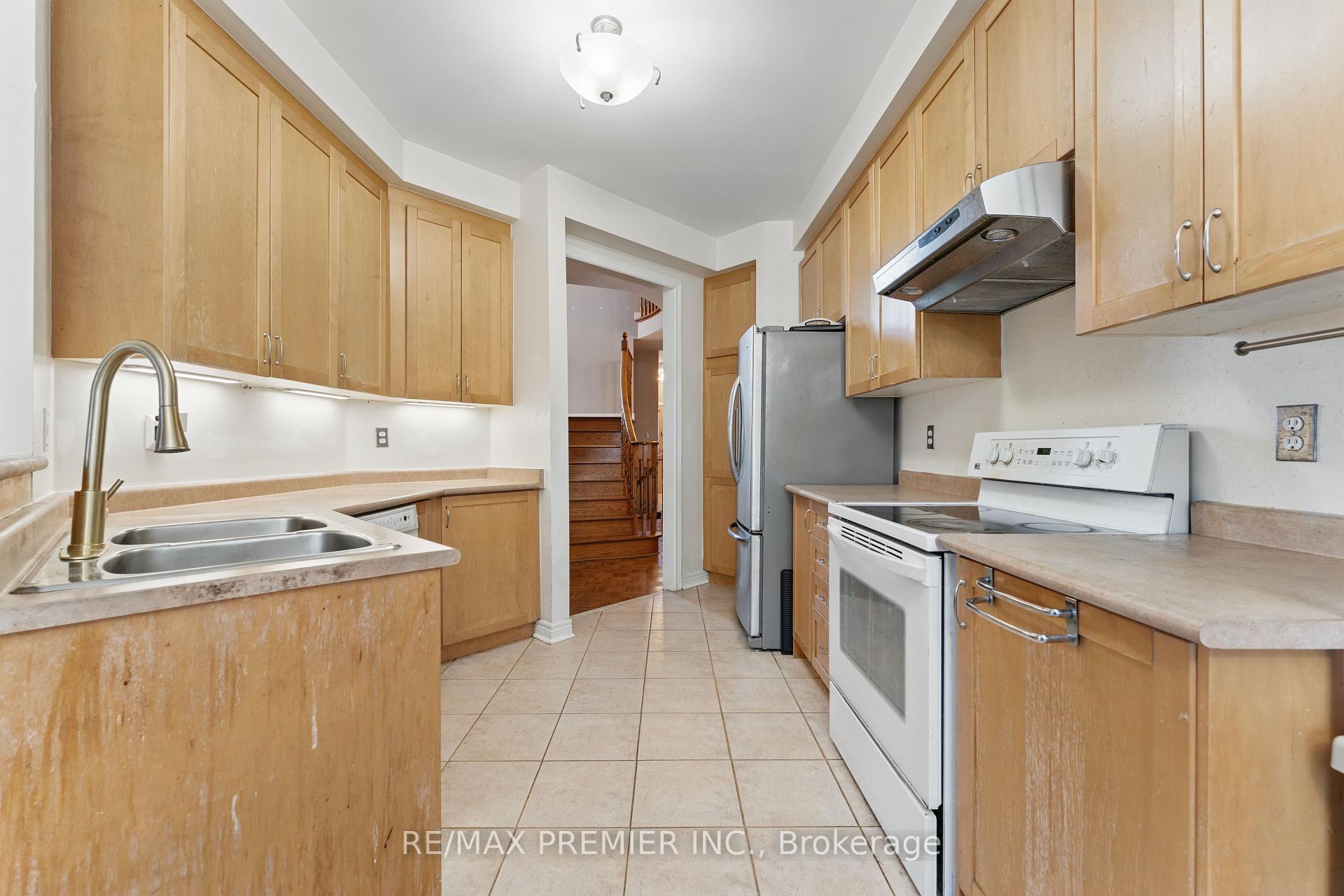 Photo 14 of 20 Bucksaw Drive, Vaughan, Vellore Village — HOMEH