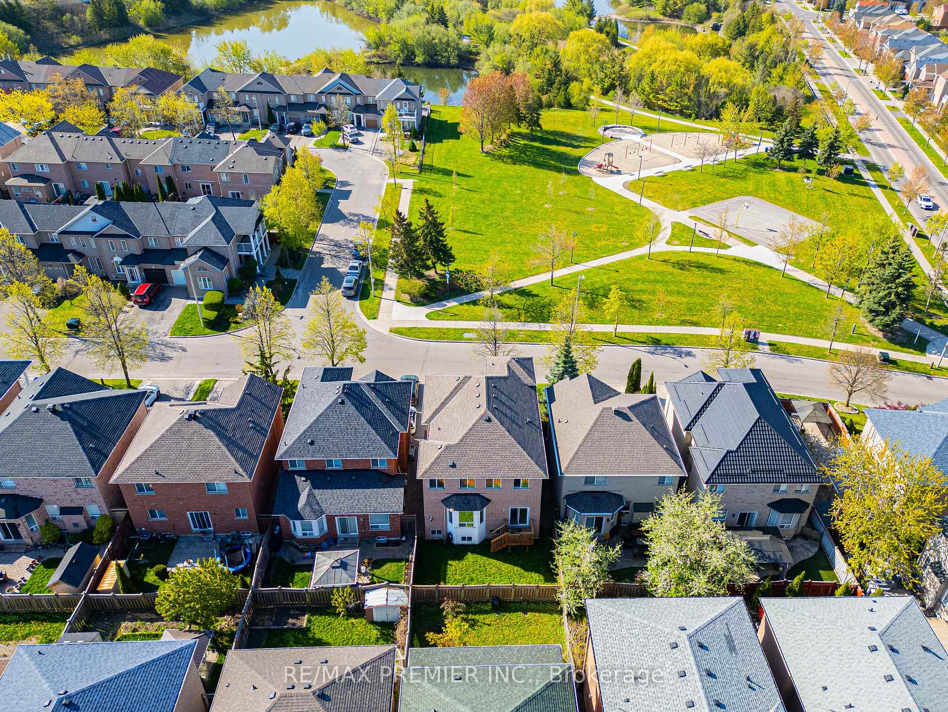 Photo 37 of 20 Bucksaw Drive, Vaughan, Vellore Village — HOMEH