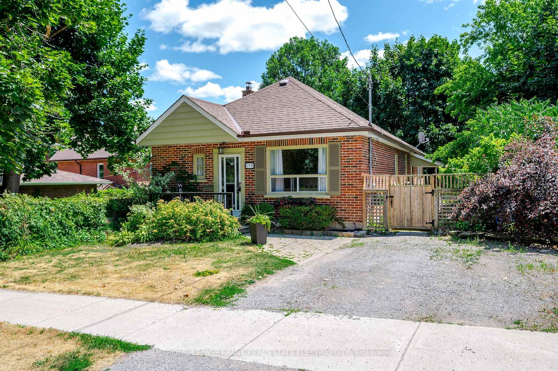 Photo 1 of 179 Aberdeen Avenue, Peterborough, Northcrest Ward 5 — HOMEH