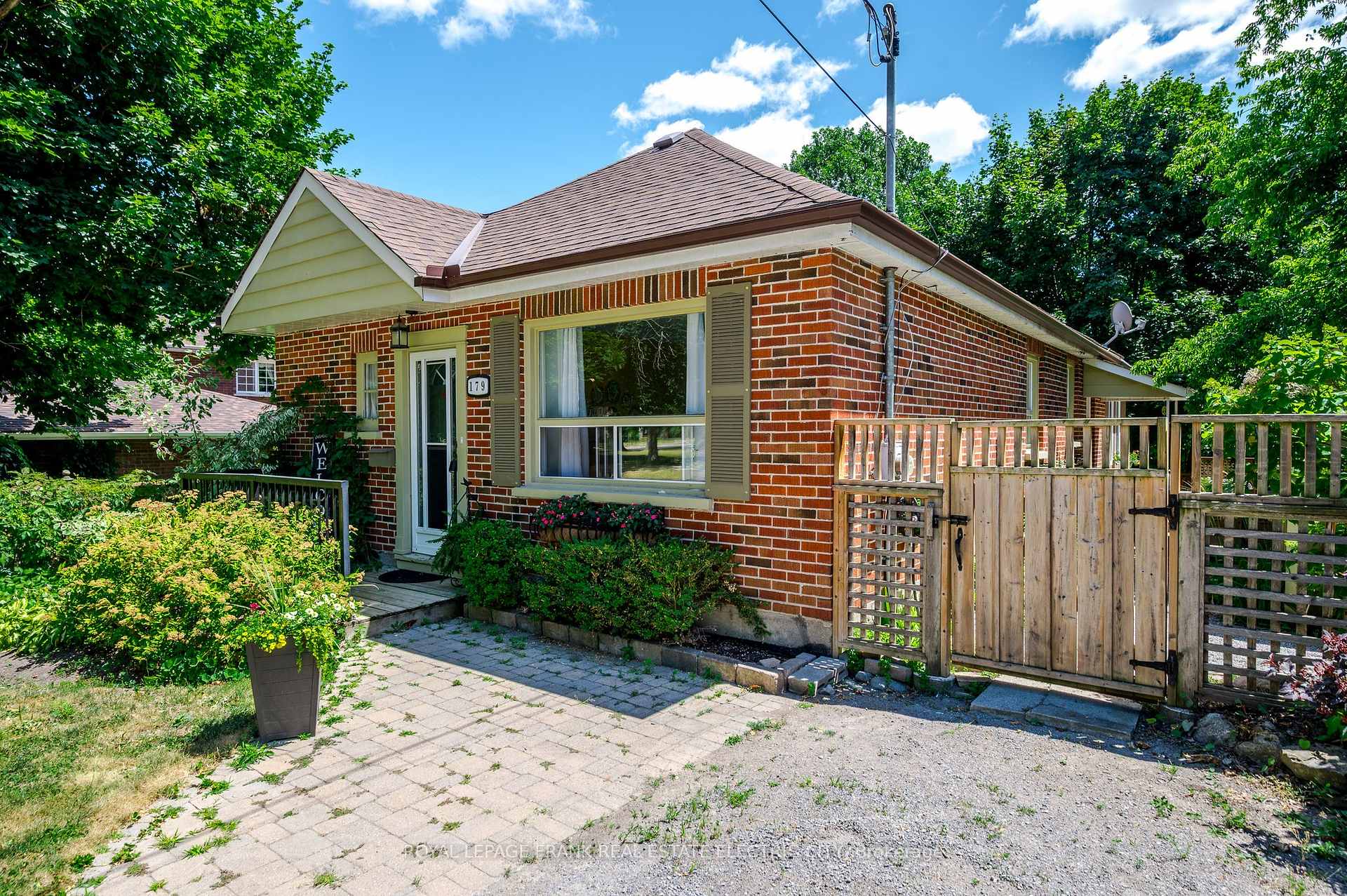 Photo 2 of 179 Aberdeen Avenue, Peterborough, Northcrest Ward 5 — HOMEH