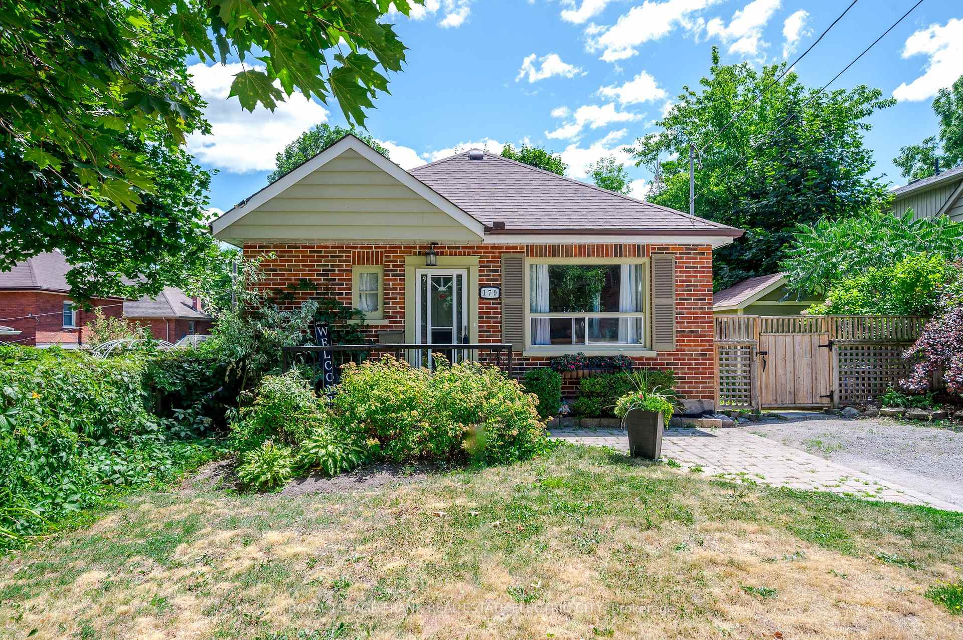 Photo 4 of 179 Aberdeen Avenue, Peterborough, Northcrest Ward 5 — HOMEH