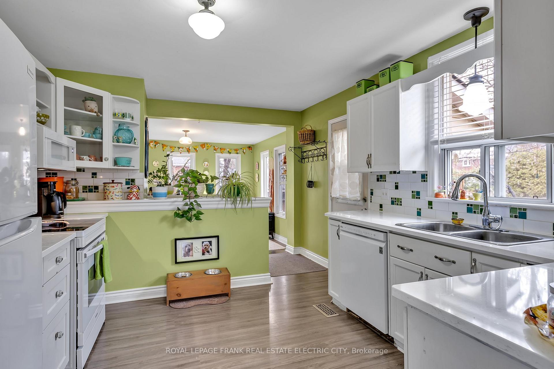 Photo 11 of 179 Aberdeen Avenue, Peterborough, Northcrest Ward 5 — HOMEH