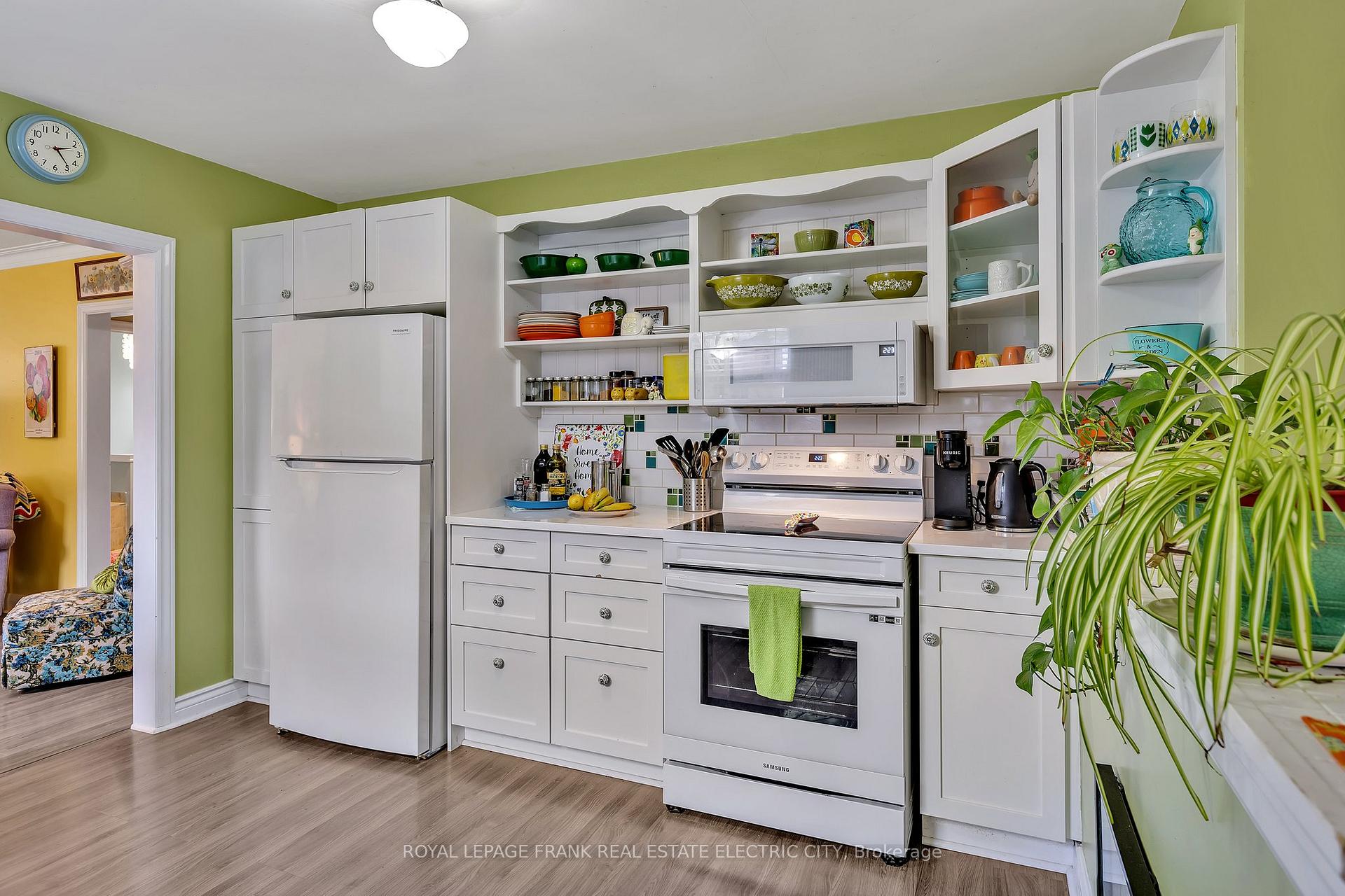 Photo 12 of 179 Aberdeen Avenue, Peterborough, Northcrest Ward 5 — HOMEH