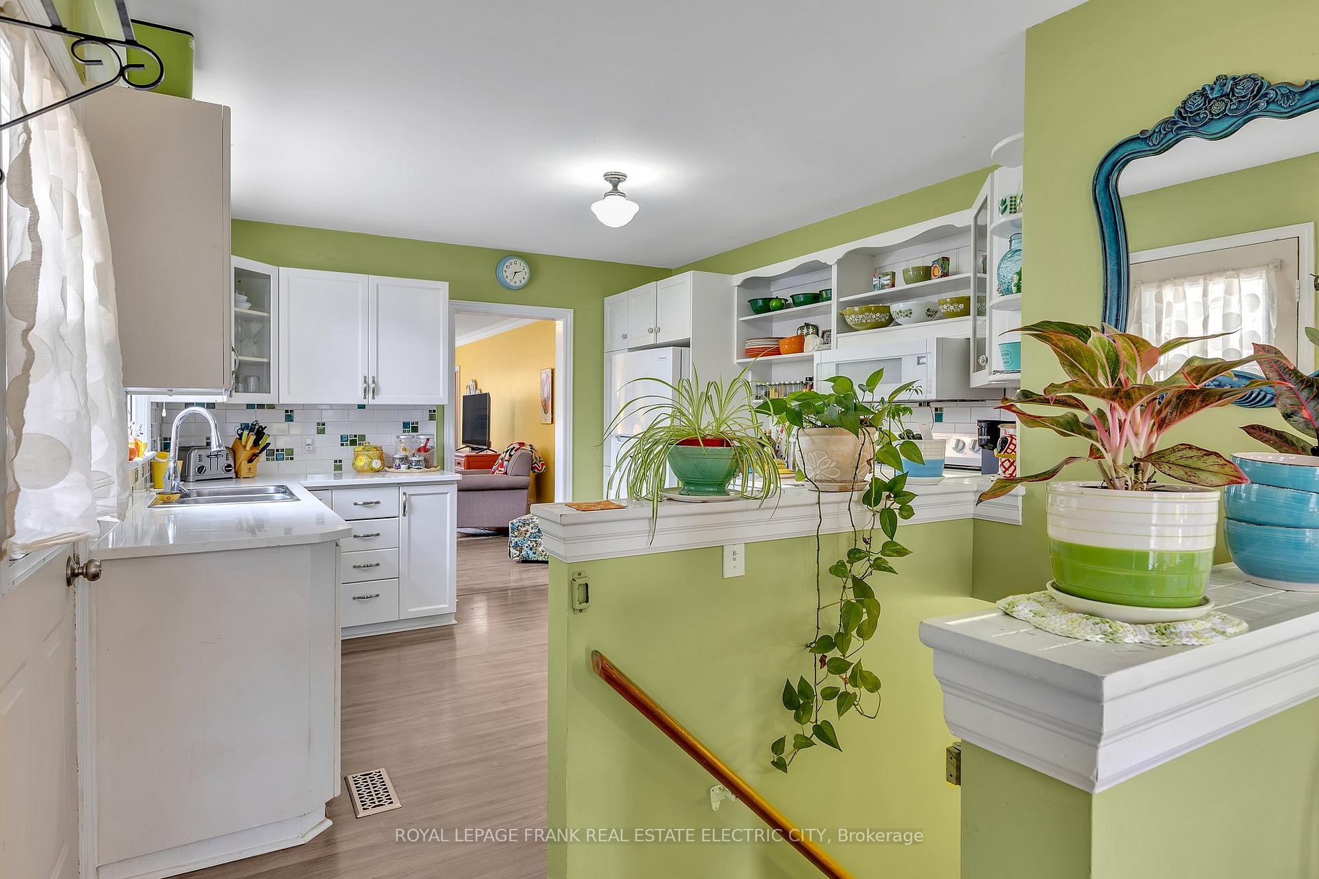 Photo 23 of 179 Aberdeen Avenue, Peterborough, Northcrest Ward 5 — HOMEH