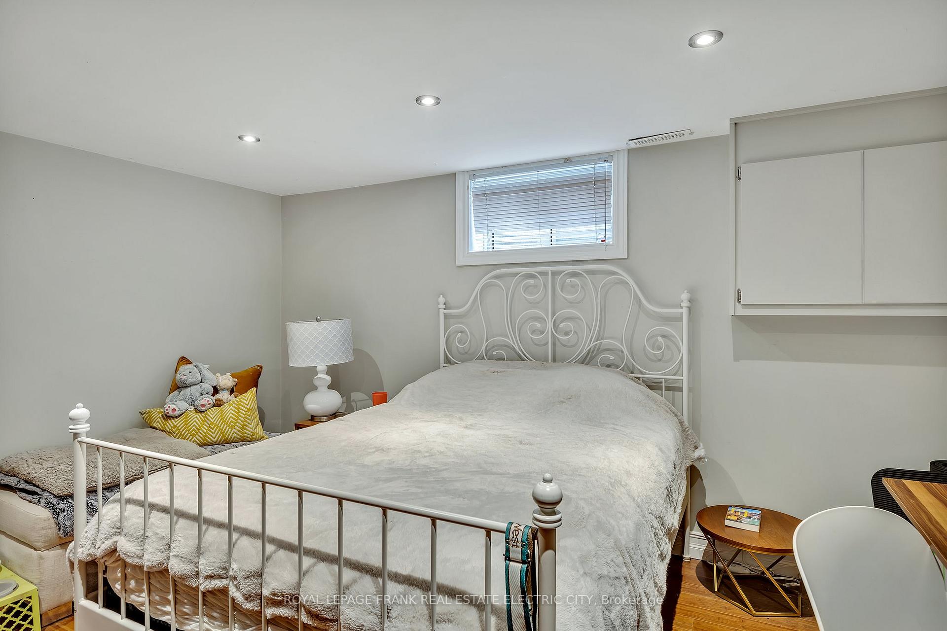 Photo 31 of 179 Aberdeen Avenue, Peterborough, Northcrest Ward 5 — HOMEH