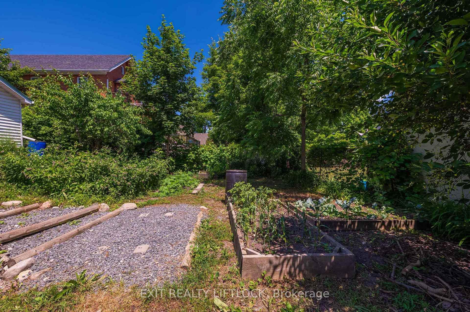 Photo 26 of 352 Mark Street, Peterborough, Ashburnham Ward 4 — HOMEH