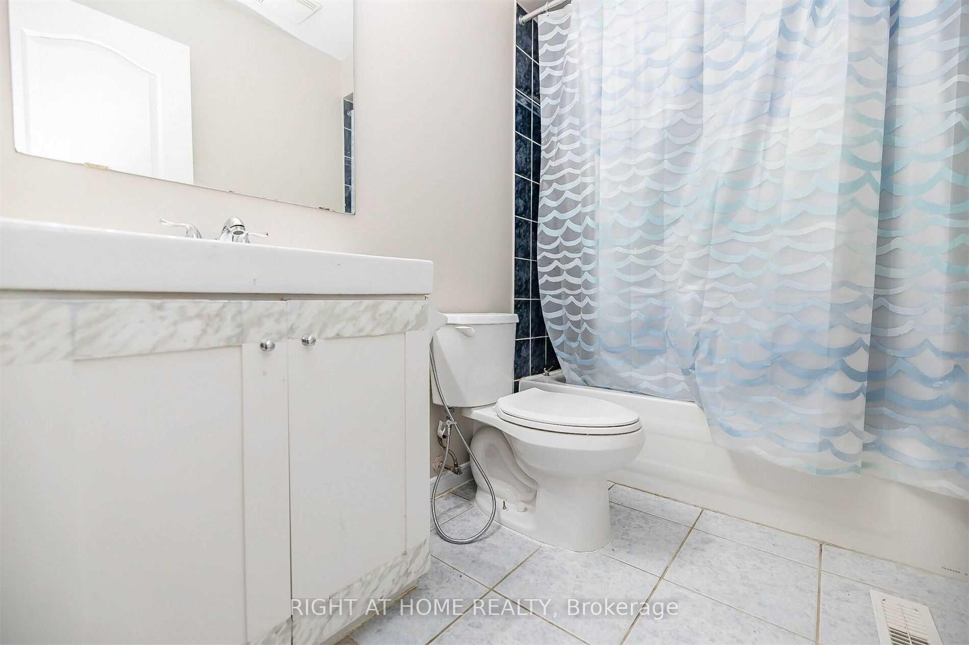Photo 14 of 48 Pennyroyal Crescent, Brampton, Bramalea North Industrial — HOMEH