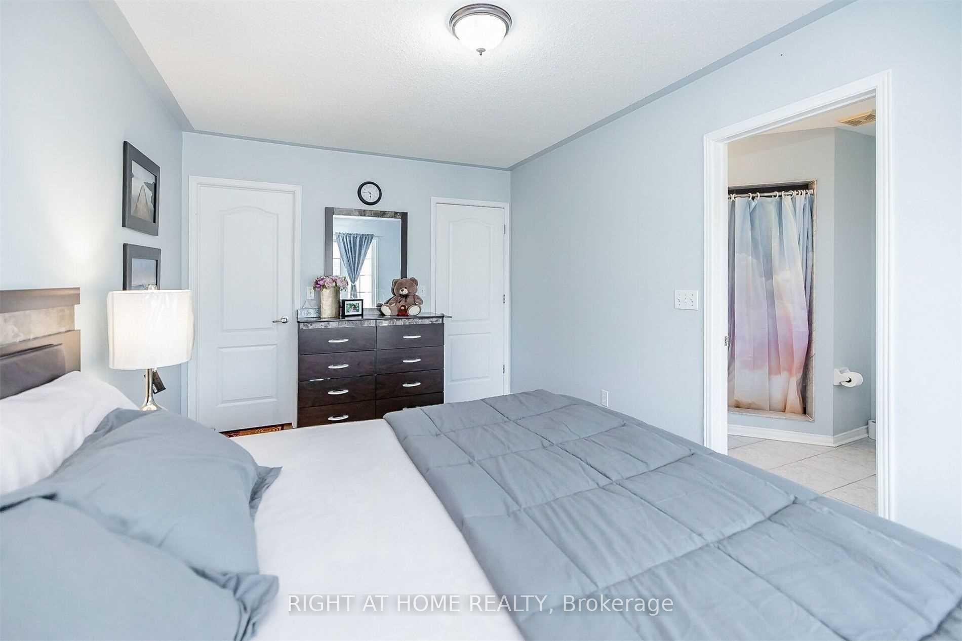 Photo 16 of 48 Pennyroyal Crescent, Brampton, Bramalea North Industrial — HOMEH