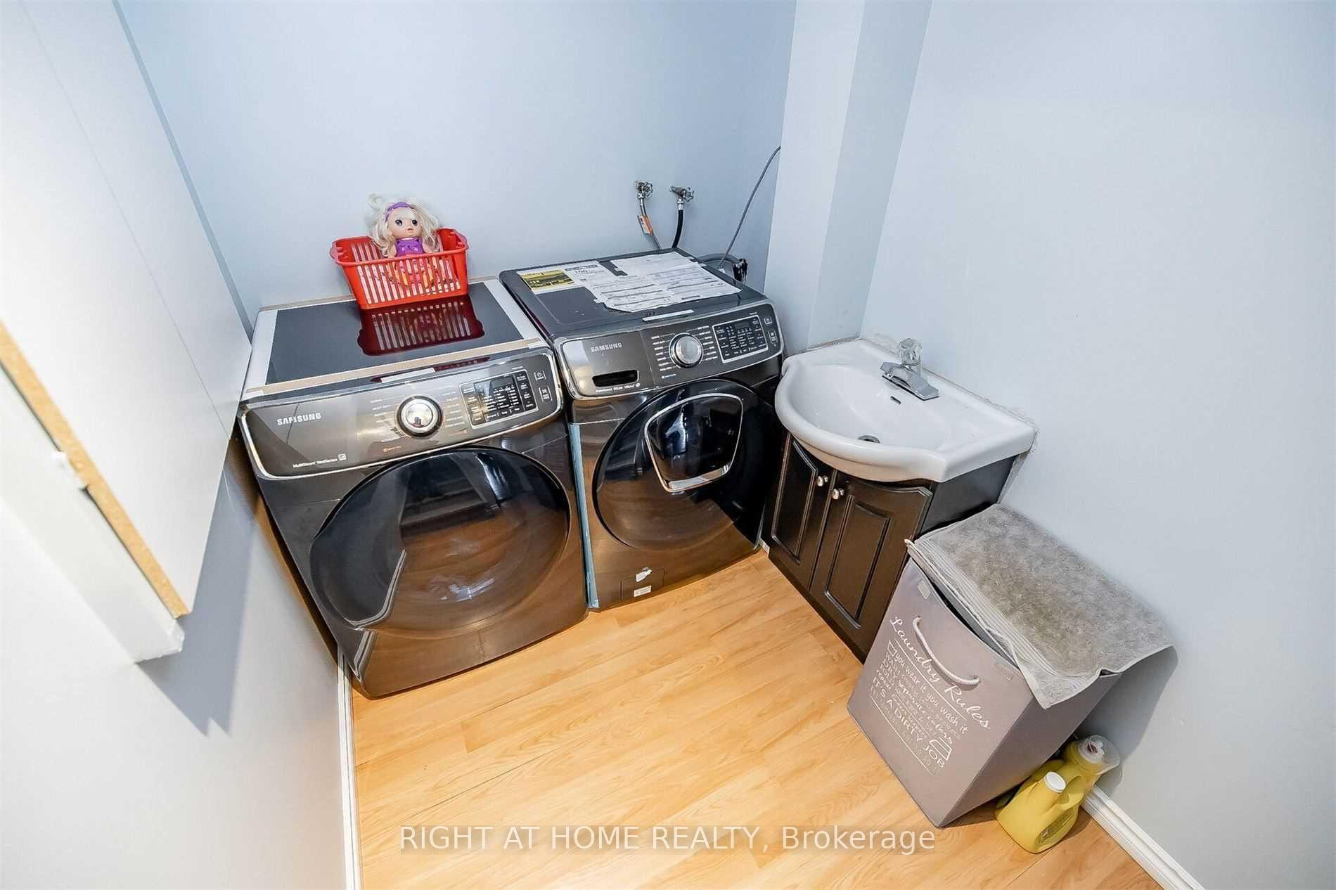 Photo 18 of 48 Pennyroyal Crescent, Brampton, Bramalea North Industrial — HOMEH