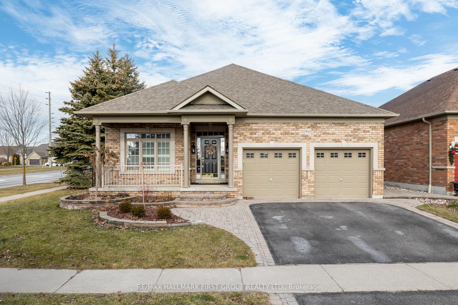 Photo 2 of 953 Greenleaf Circle, Oshawa, Taunton — HOMEH