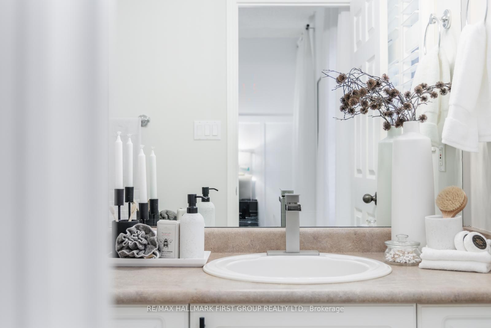 Photo 23 of 953 Greenleaf Circle, Oshawa, Taunton — HOMEH