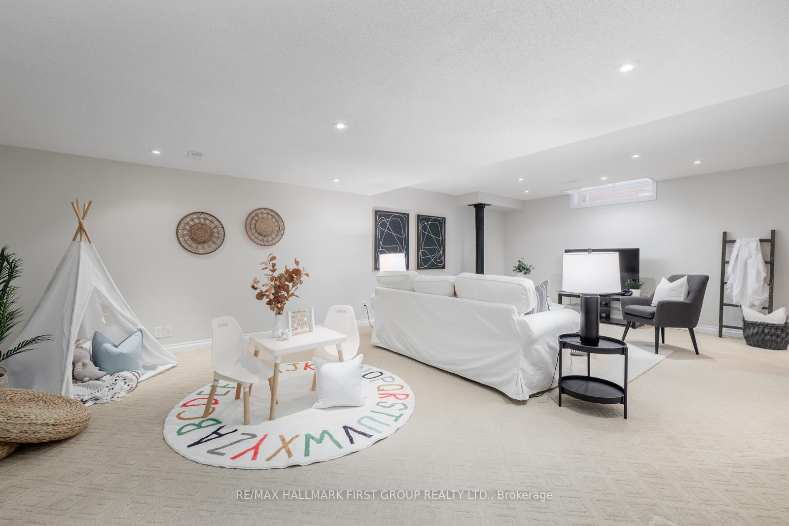 Photo 26 of 953 Greenleaf Circle, Oshawa, Taunton — HOMEH