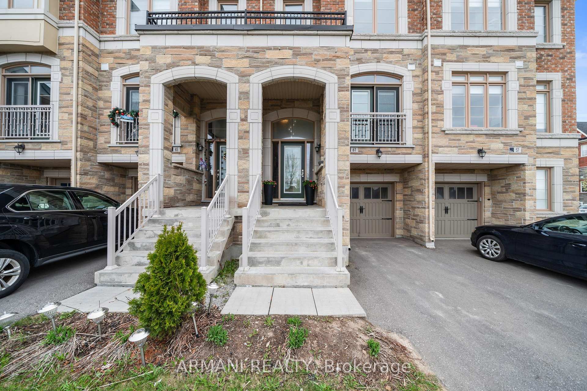 Photo 4 of 61 Sunset Terrace, Vaughan, Vellore Village — HOMEH
