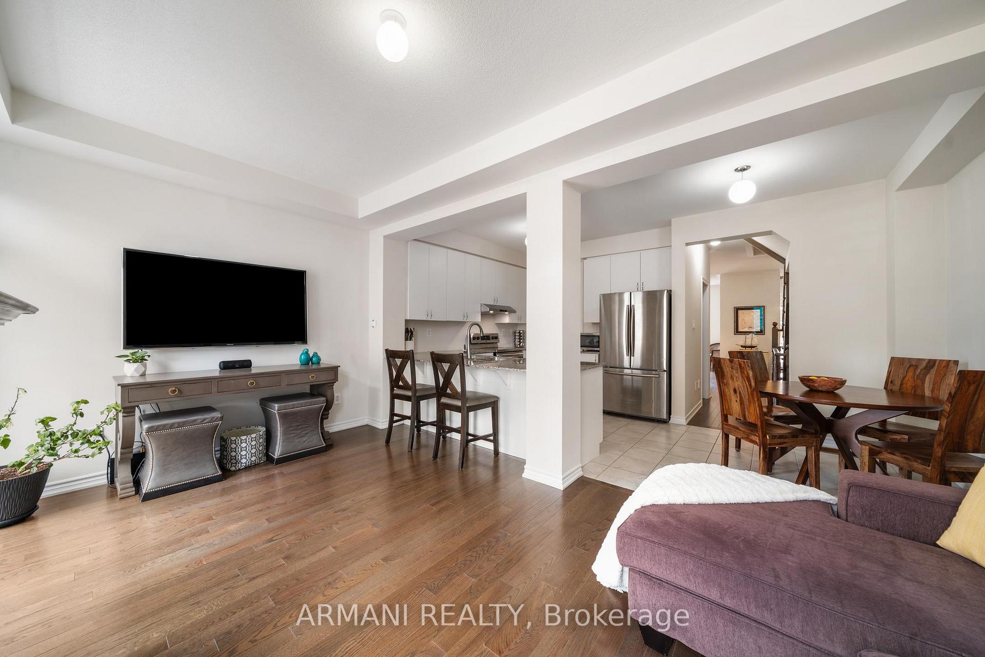 Photo 10 of 61 Sunset Terrace, Vaughan, Vellore Village — HOMEH