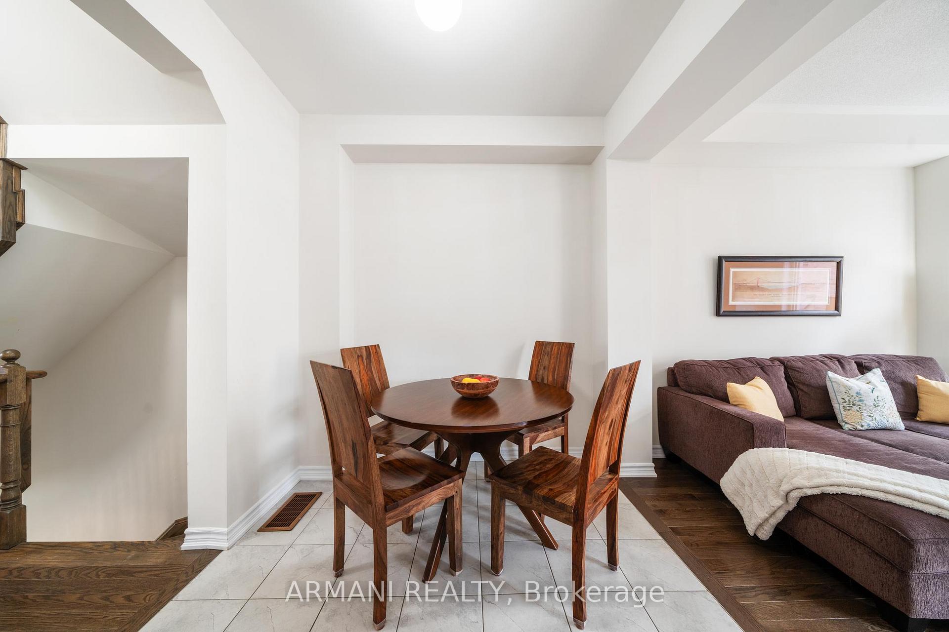 Photo 15 of 61 Sunset Terrace, Vaughan, Vellore Village — HOMEH