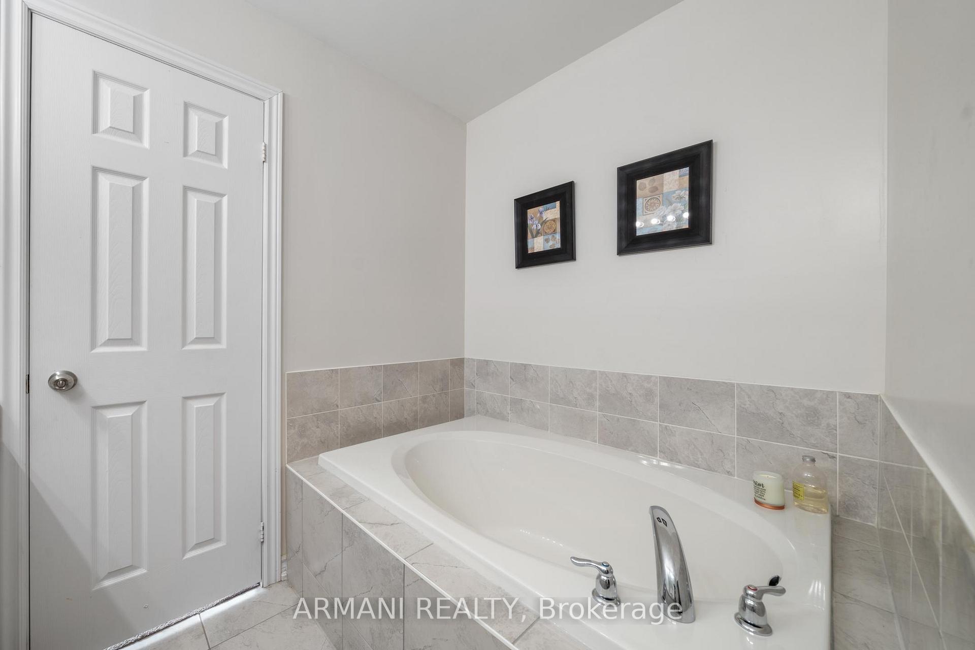 Photo 32 of 61 Sunset Terrace, Vaughan, Vellore Village — HOMEH