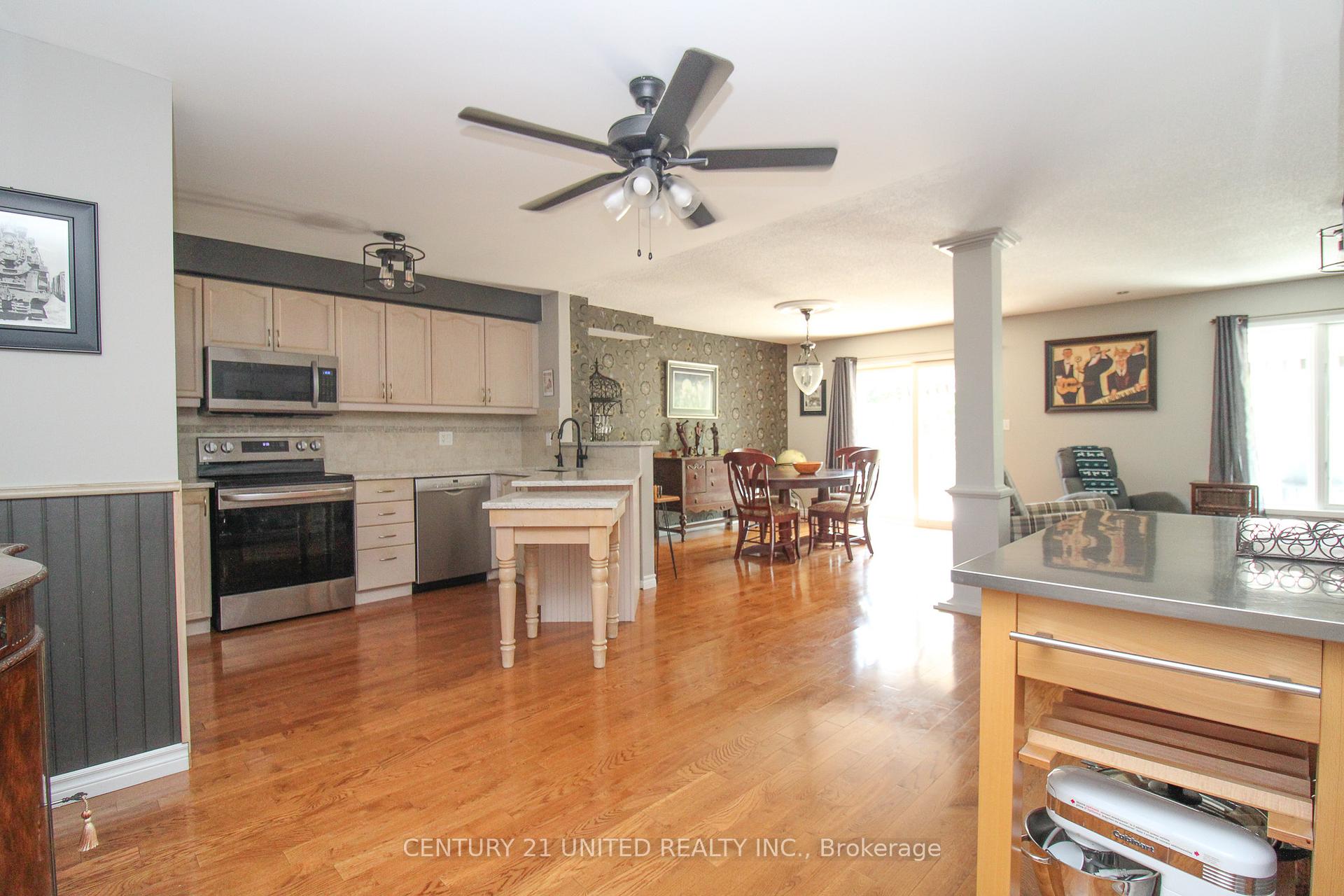 Photo 10 of 1360 Lillico Crescent, Peterborough, Monaghan Ward 2 — HOMEH