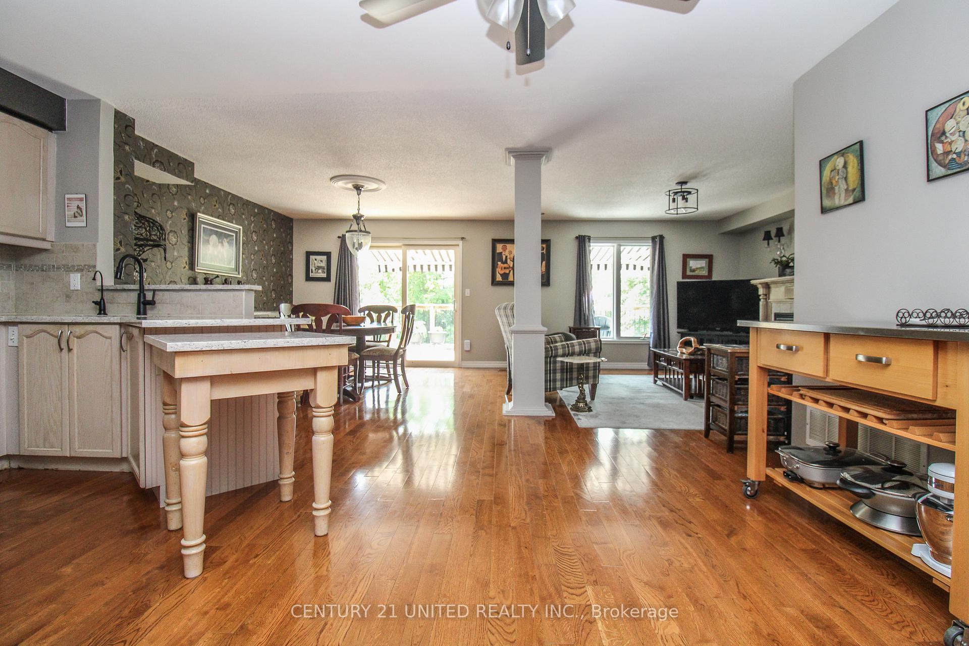 Photo 11 of 1360 Lillico Crescent, Peterborough, Monaghan Ward 2 — HOMEH