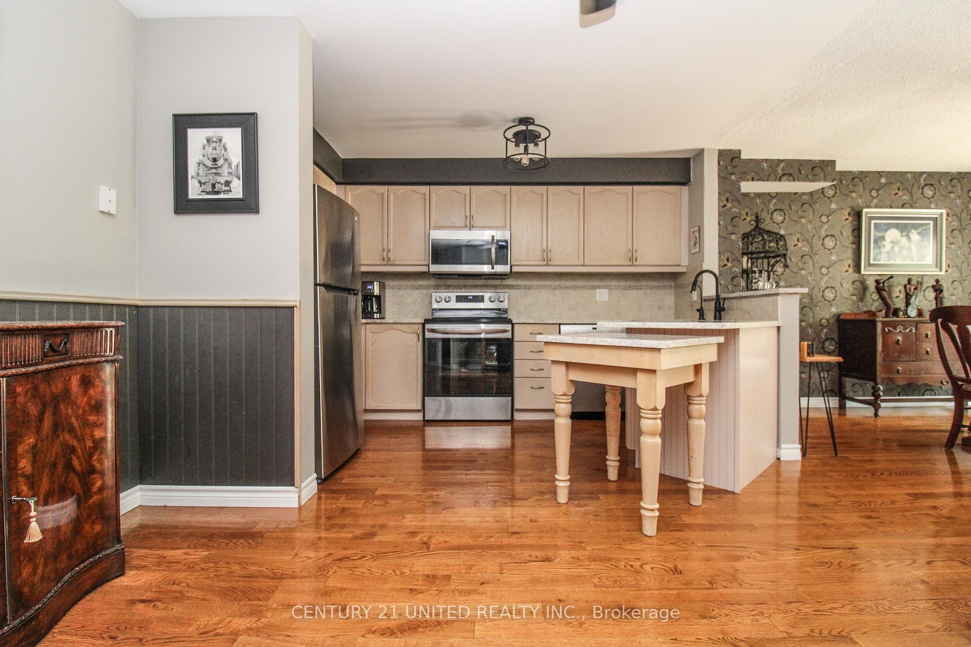 Photo 12 of 1360 Lillico Crescent, Peterborough, Monaghan Ward 2 — HOMEH