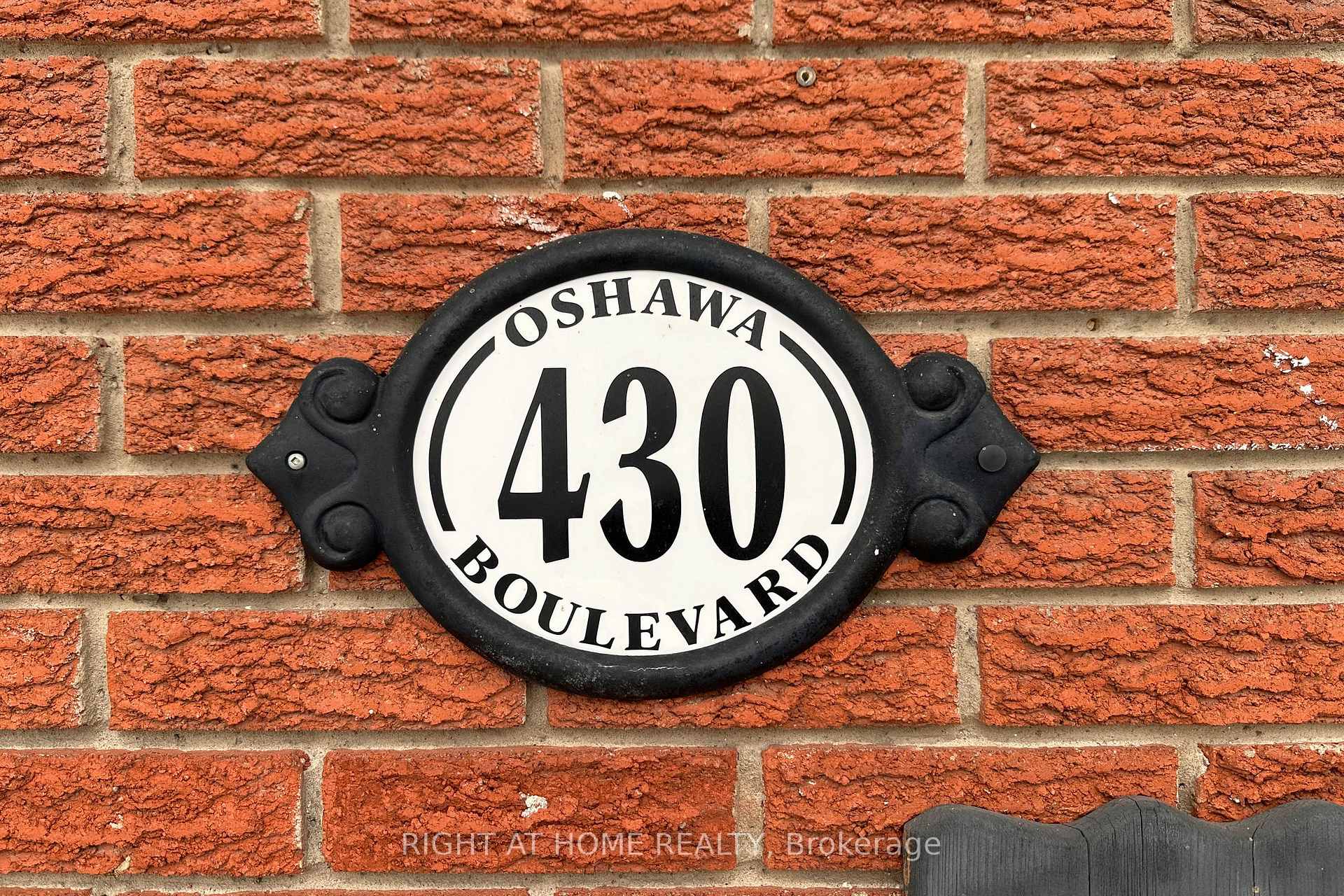 Photo 3 of 430 Oshawa Boulevard N, Oshawa, O'Neill — HOMEH