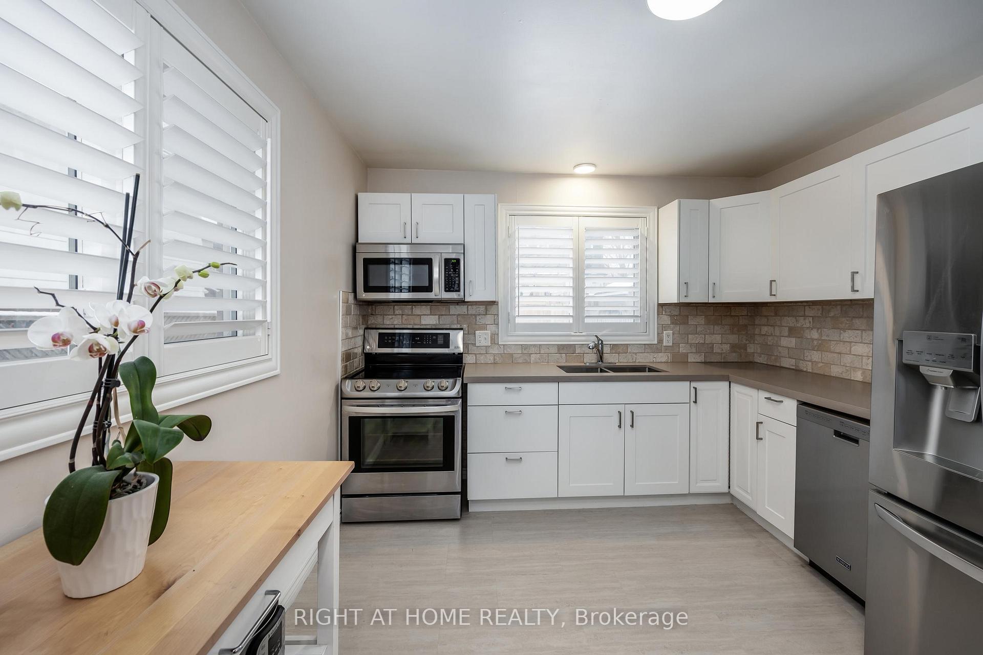 Photo 4 of 430 Oshawa Boulevard N, Oshawa, O'Neill — HOMEH