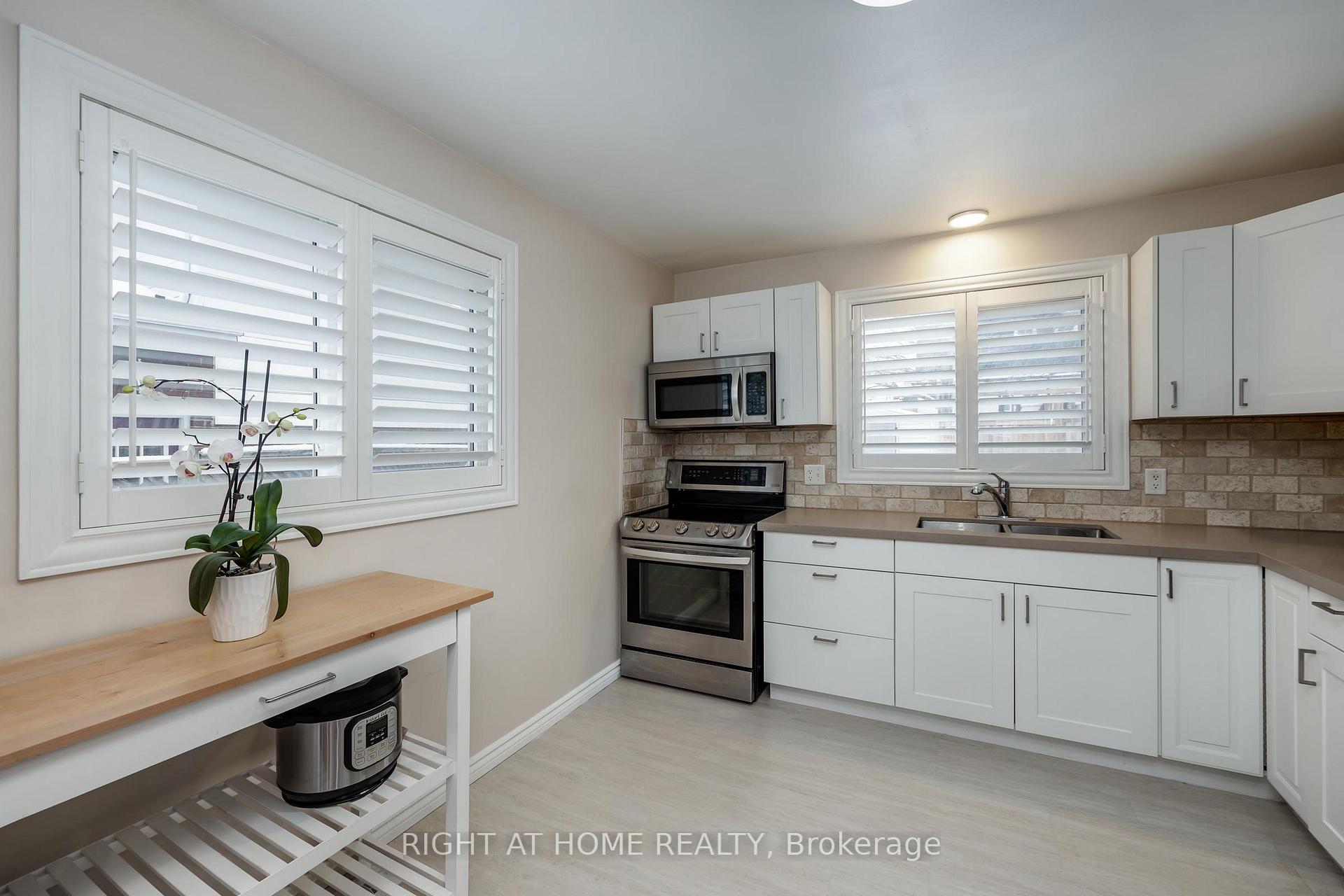 Photo 5 of 430 Oshawa Boulevard N, Oshawa, O'Neill — HOMEH