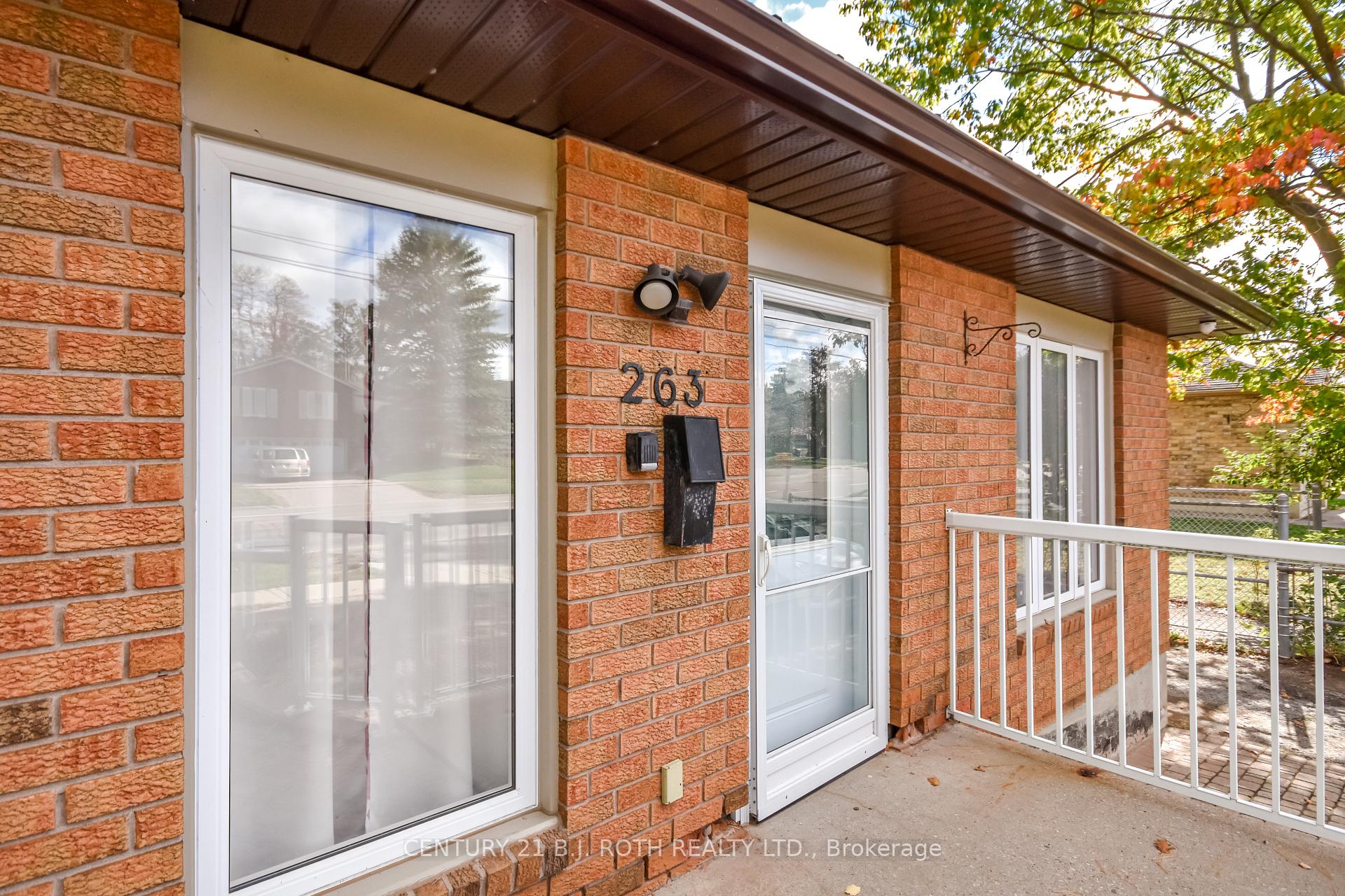 Photo 5 of 263 Anne Street N, Barrie, Sunnidale — HOMEH