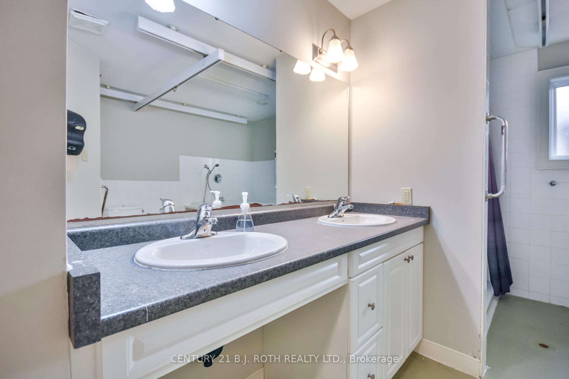 Photo 21 of 263 Anne Street N, Barrie, Sunnidale — HOMEH