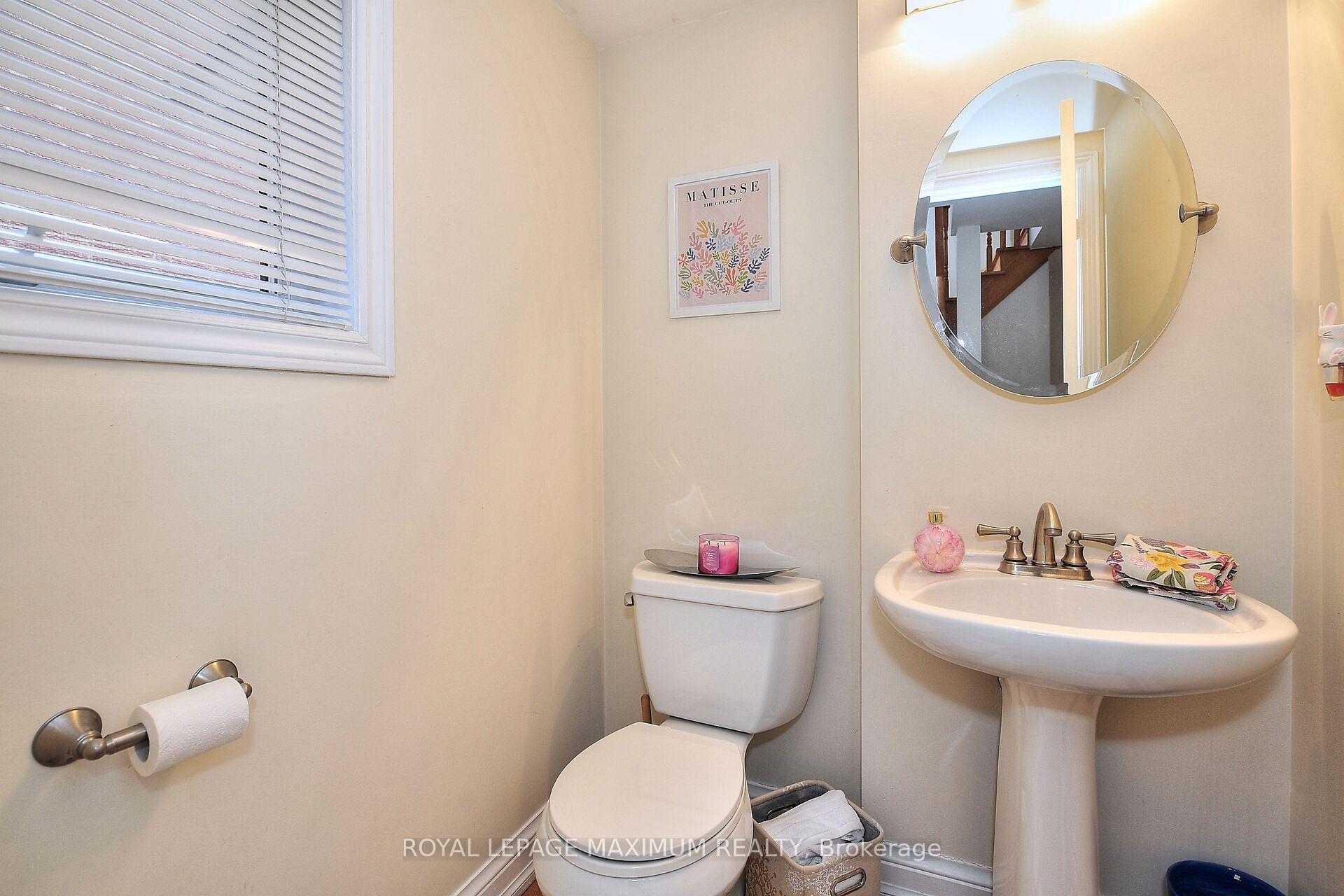 Photo 19 of 81 Thornton Crescent, Vaughan, Maple — HOMEH